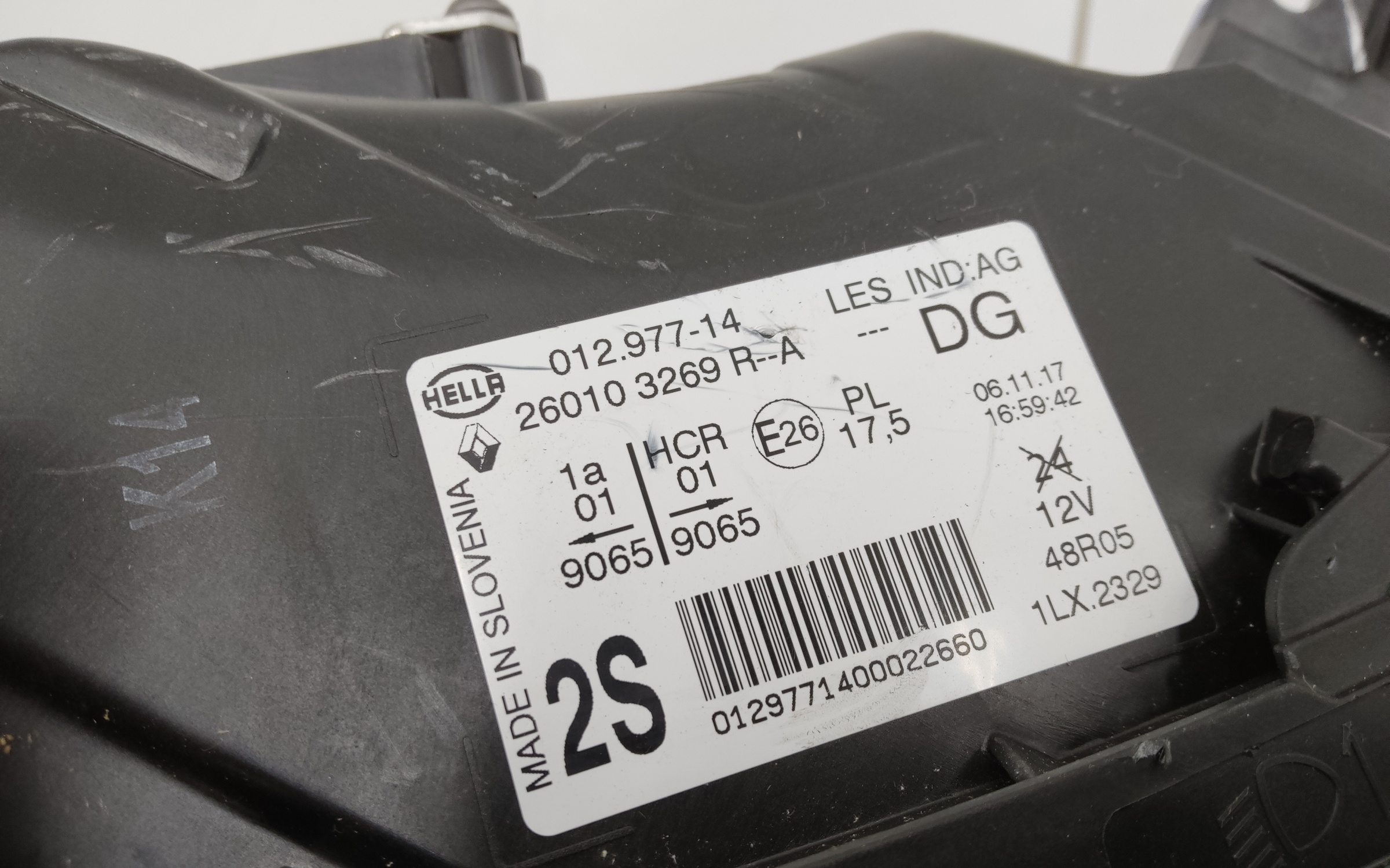 Фара передняя левая Renault Kaptur LED