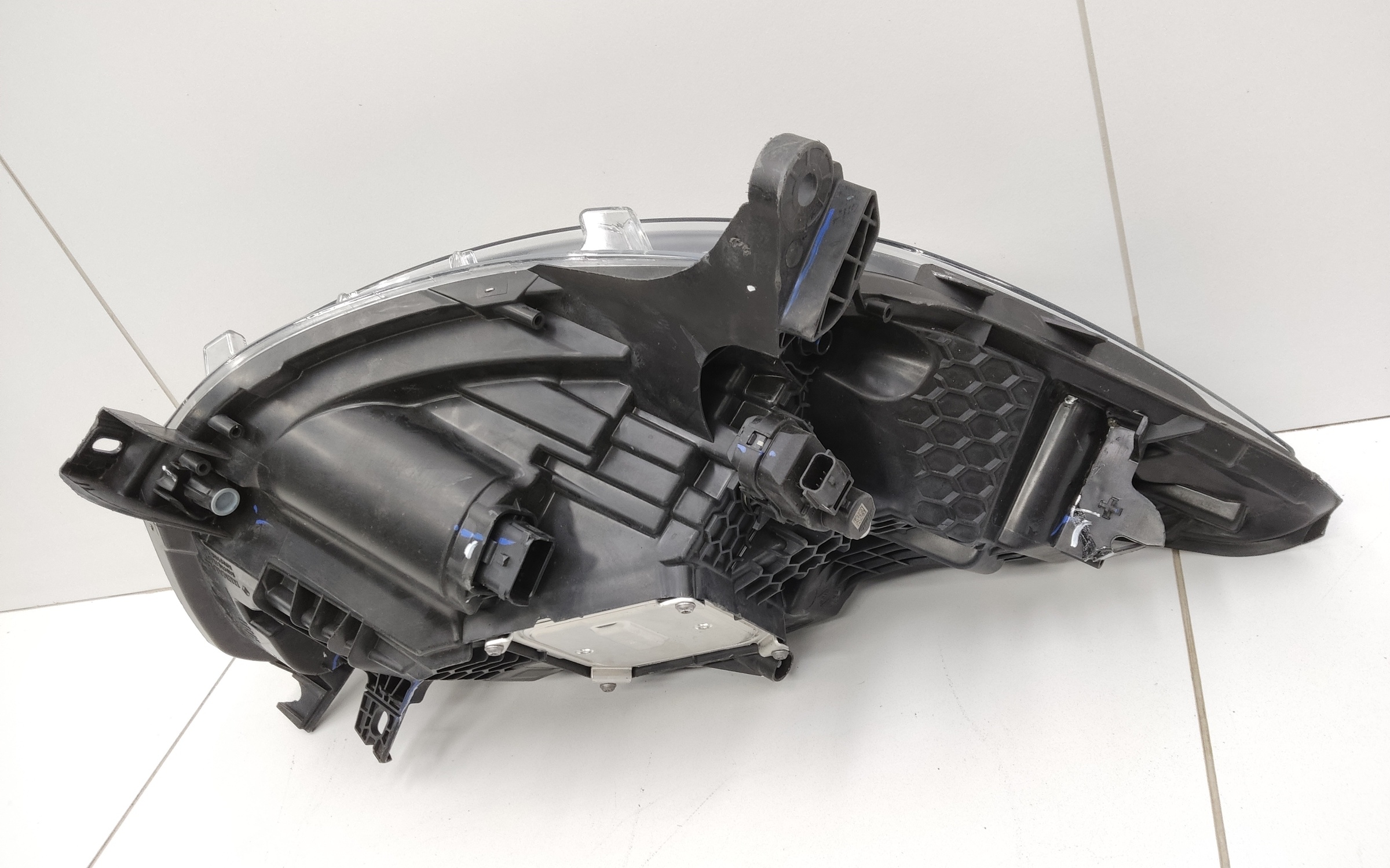 Фара передняя левая Renault Kaptur LED