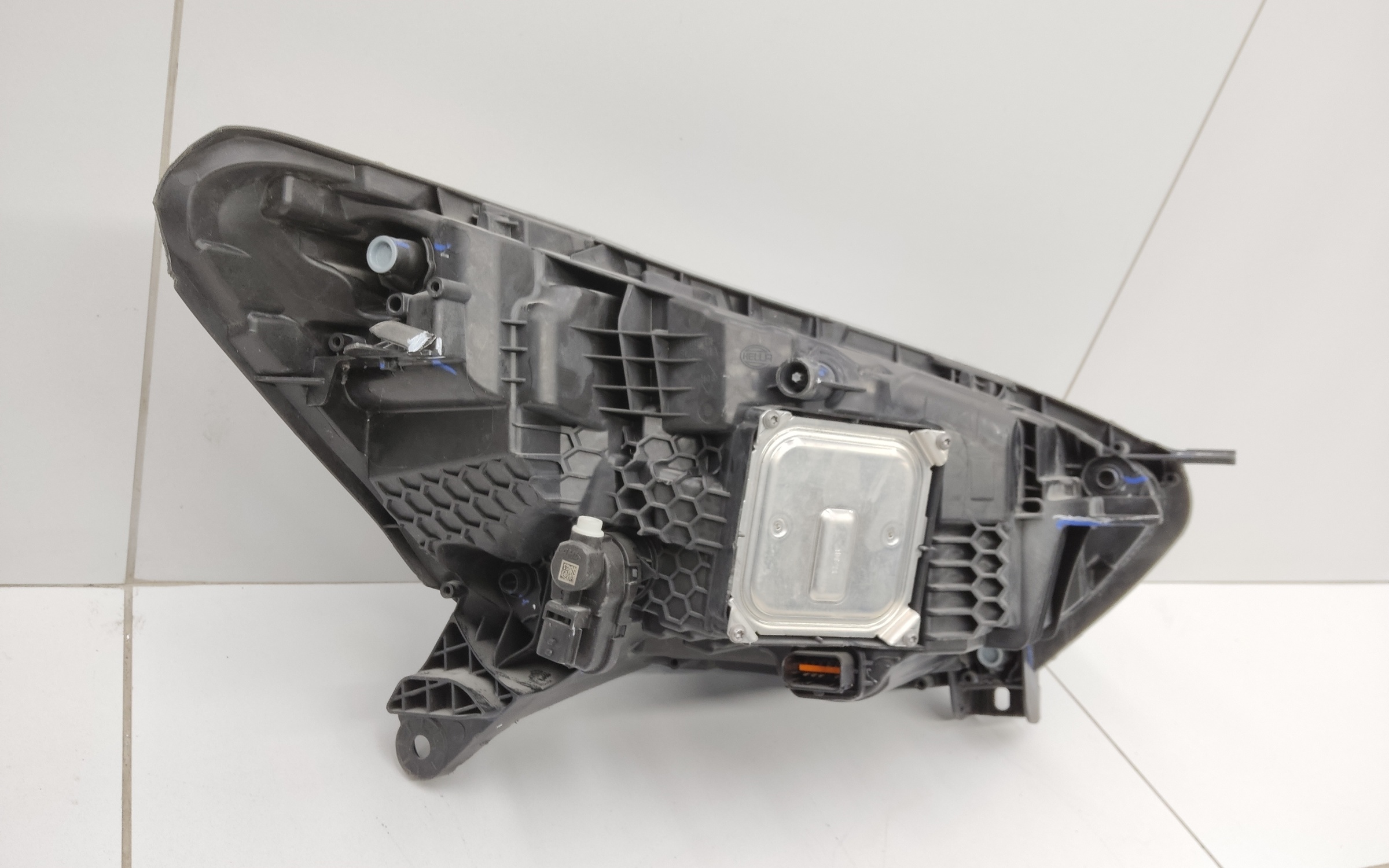 Фара передняя левая Renault Kaptur LED