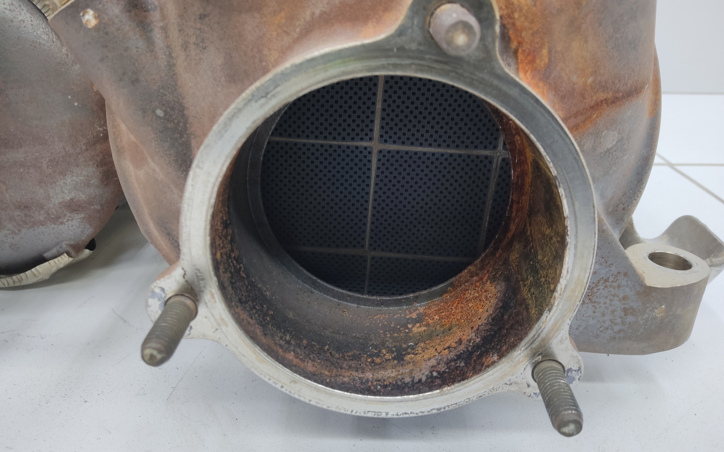 Катализатор Hyundai / Kia 2.0L Euro 5 дизель