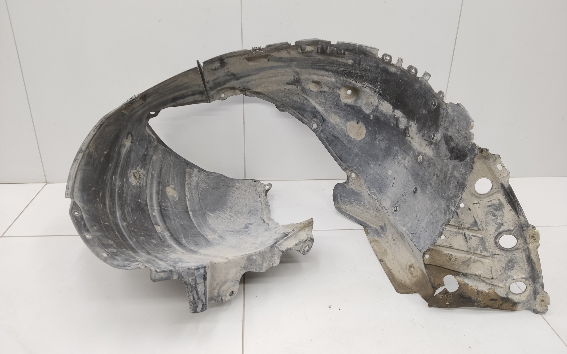 Подкрылок передний правый Nissan Pathfinder 4 R52