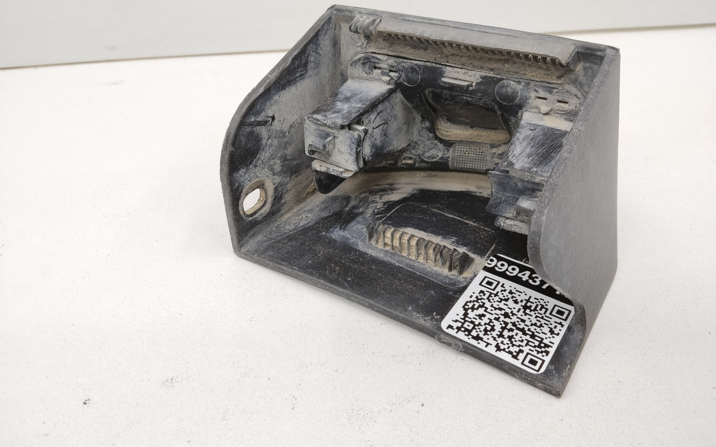 Накладка крыла переднего правого нижняя Nissan Pathfinder 4 R52