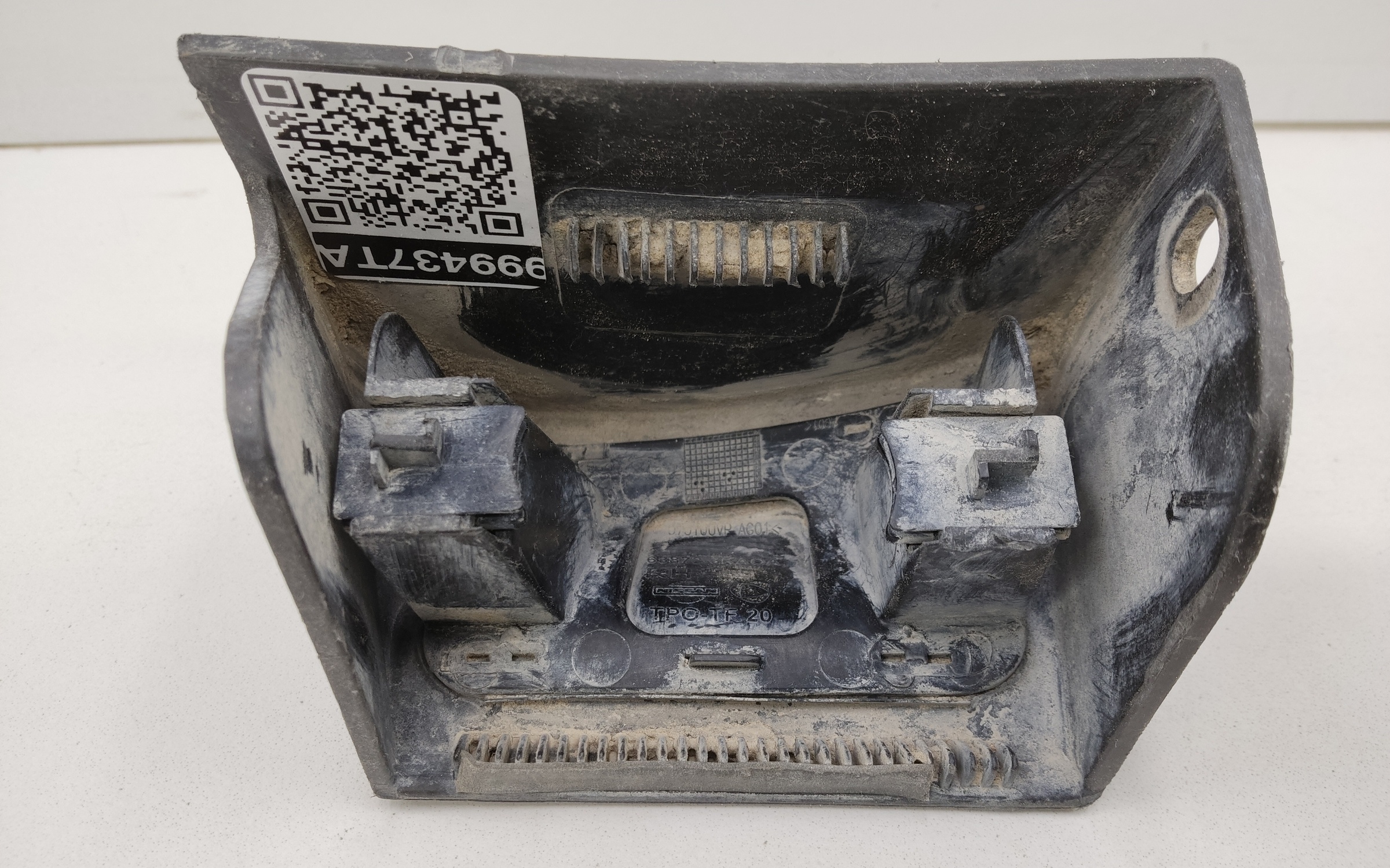 Накладка крыла переднего правого нижняя Nissan Pathfinder 4 R52