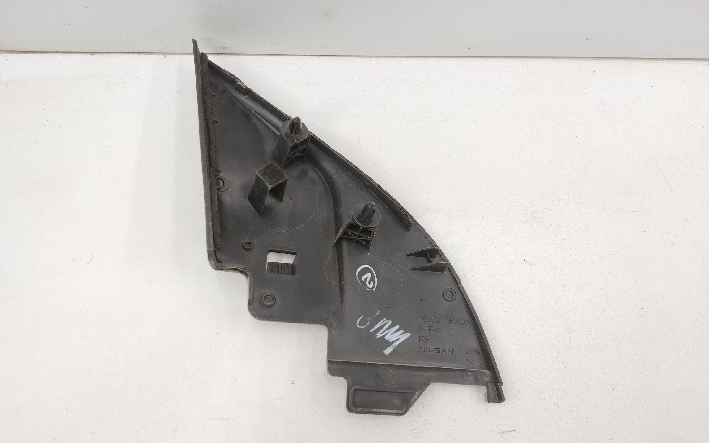 Обшивка стойки двери передней правой внутренняя Nissan Pathfinder 4 R52