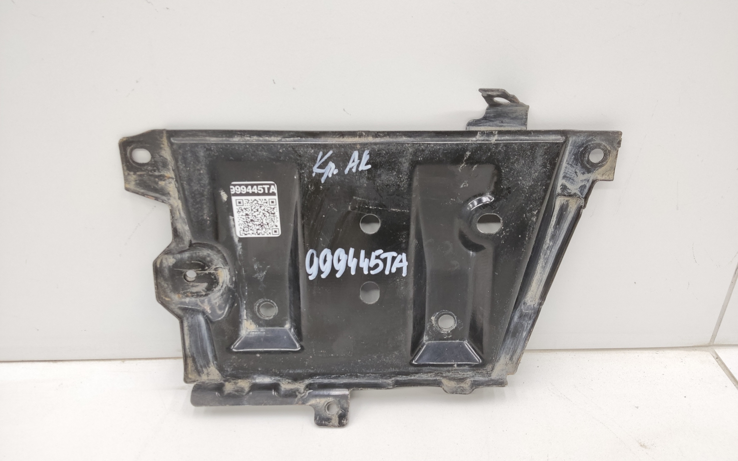 Кронштейн крепления аккумулятора Nissan Pathfinder 4 R52