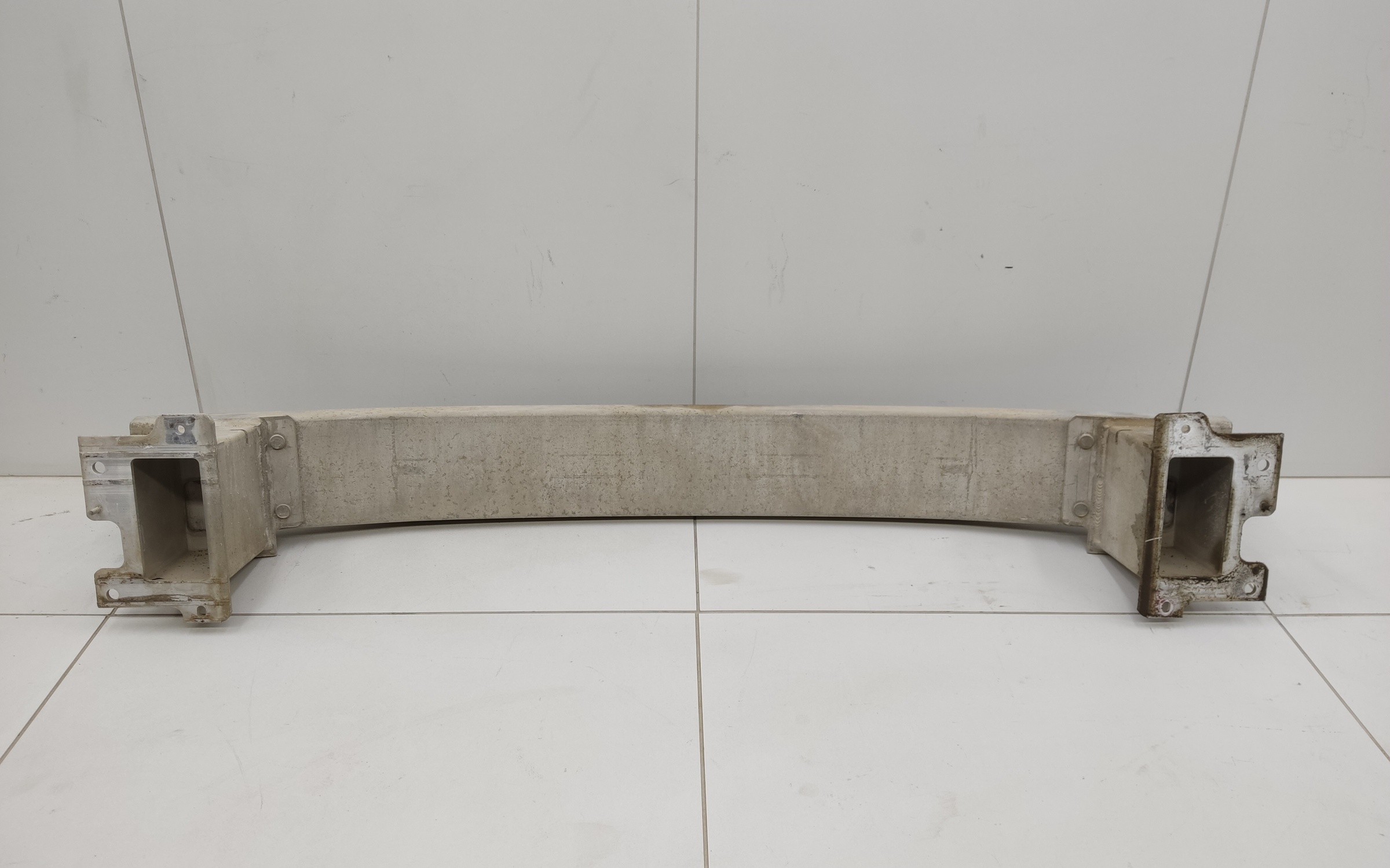 Усилитель переднего бампера Nissan Pathfinder 4 R52