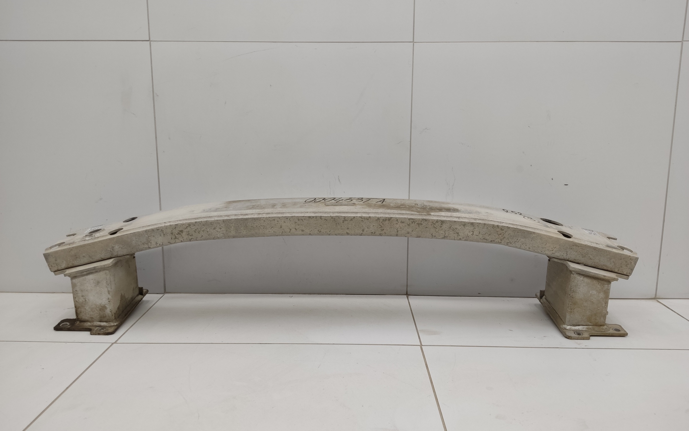 Усилитель переднего бампера Nissan Pathfinder 4 R52