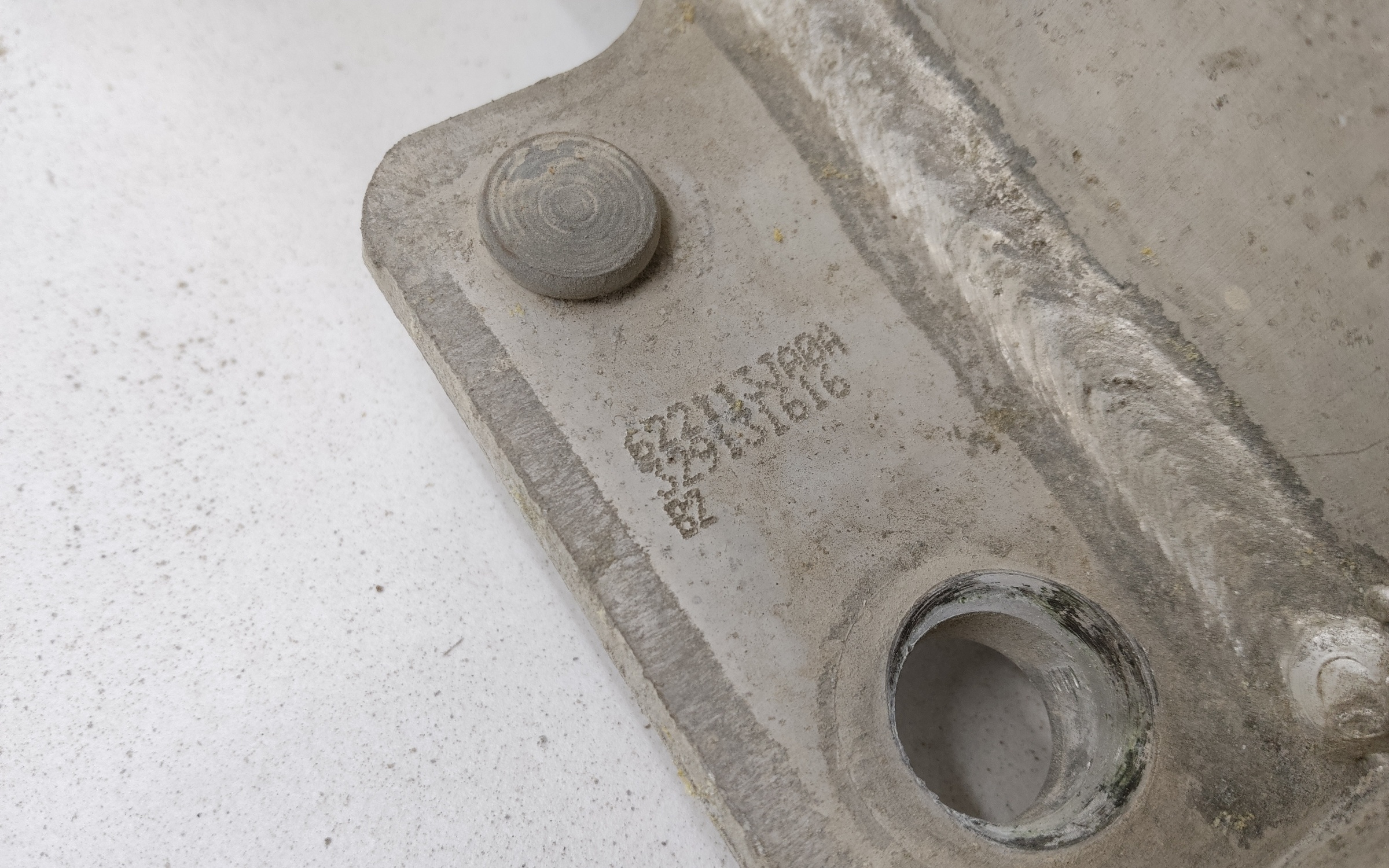 Усилитель переднего бампера Nissan Pathfinder 4 R52