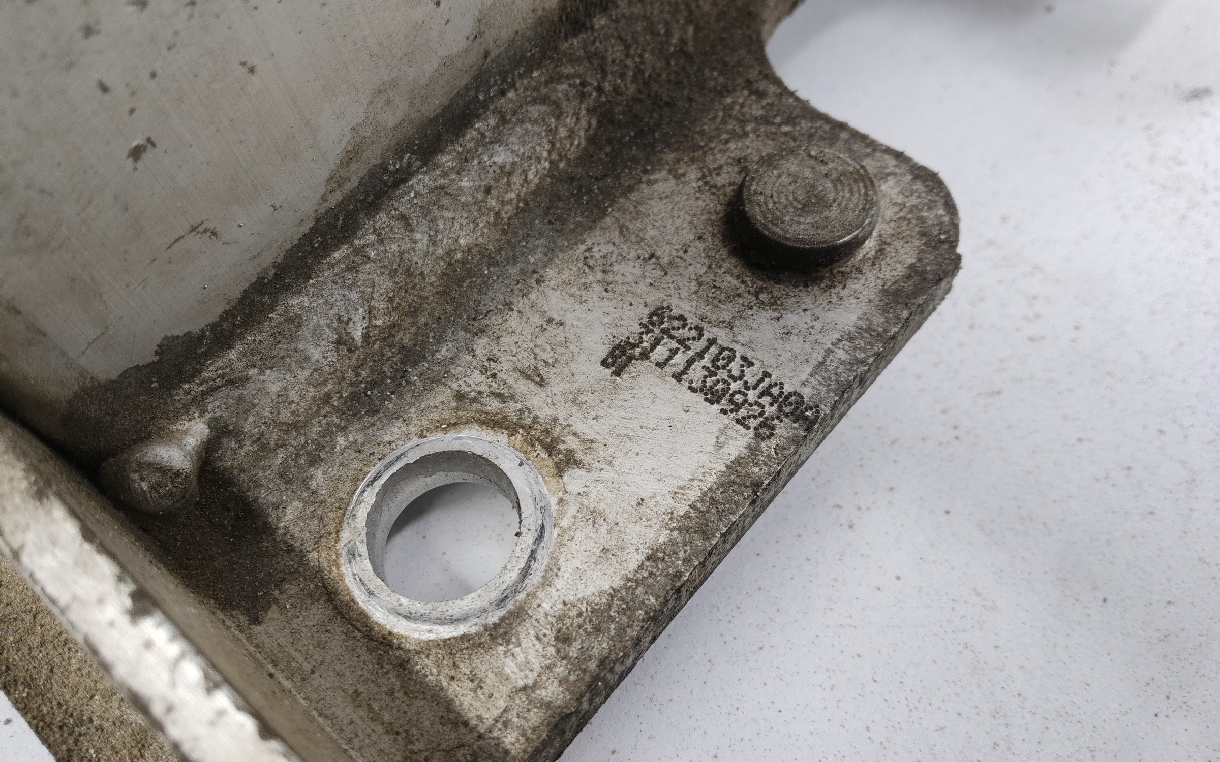 Усилитель переднего бампера Nissan Pathfinder 4 R52