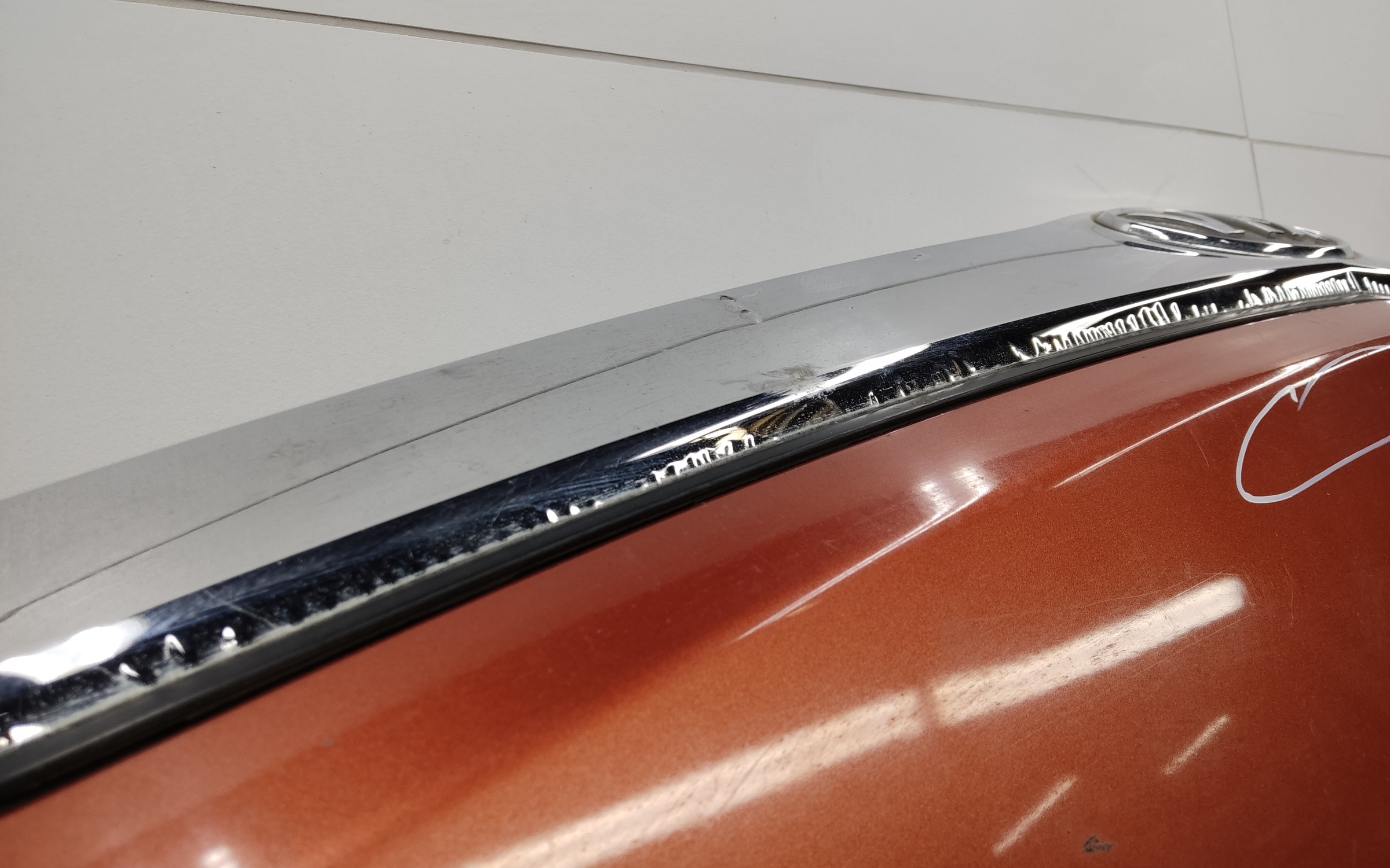 Капот Kia Mohave 1