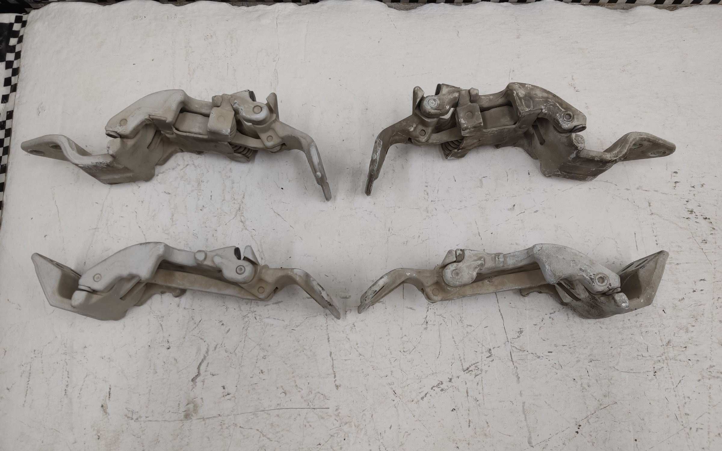 Петли задних дверей Fiat Peugeot 270 градусов