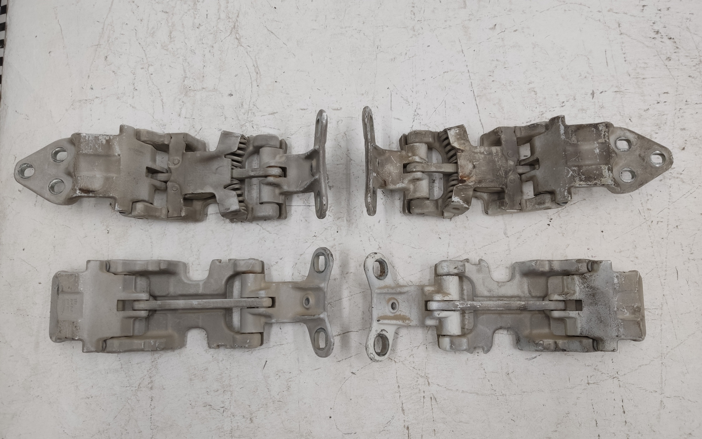 Петли задних дверей Fiat Peugeot 270 градусов