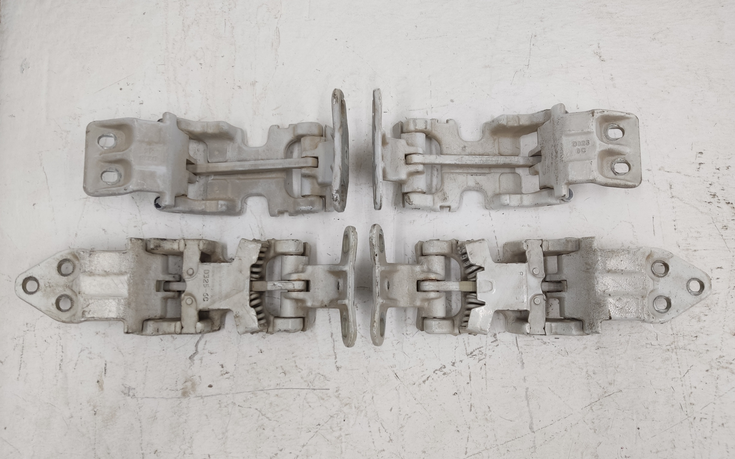 Петли задних дверей Fiat Peugeot 270 градусов