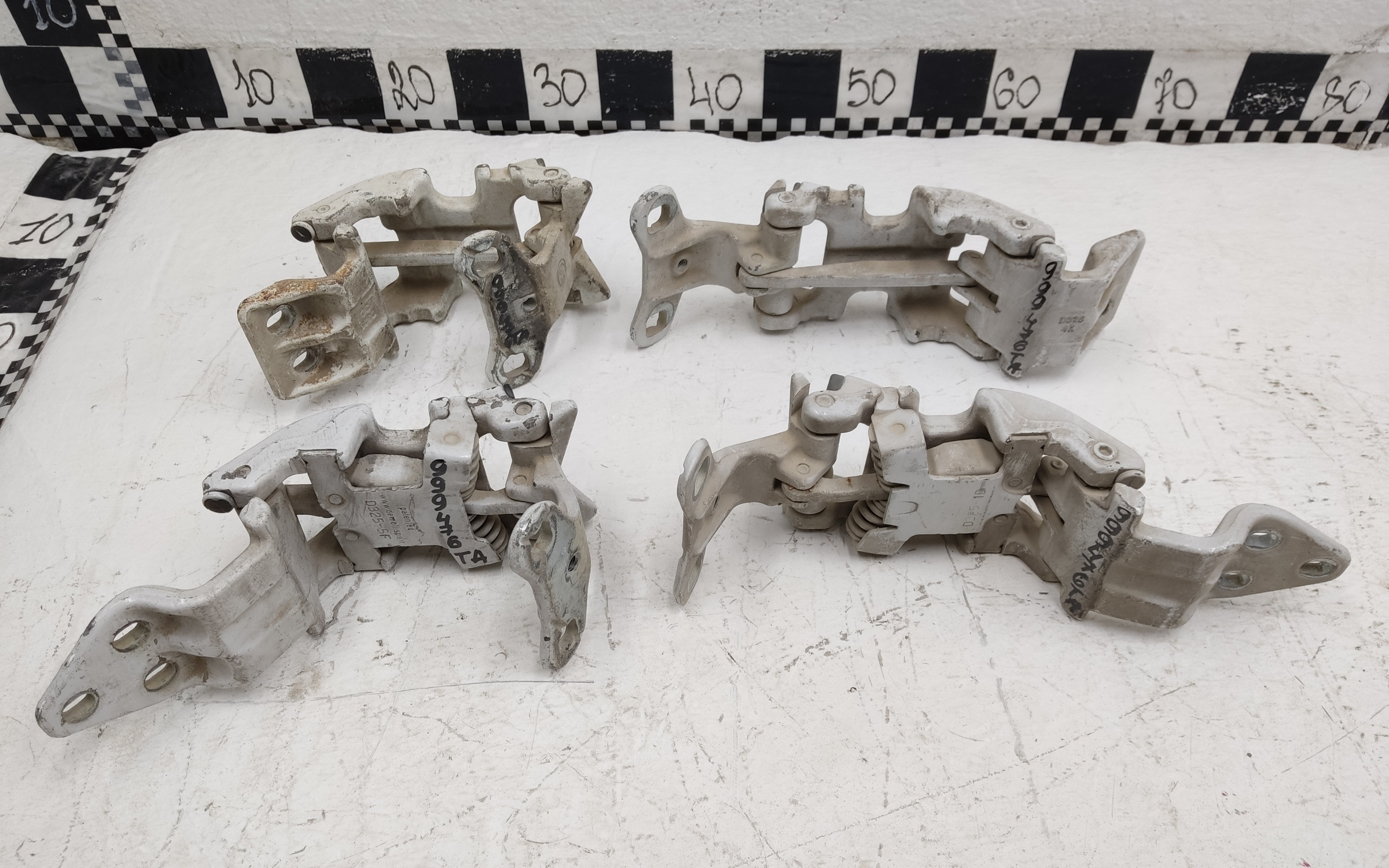 Петли задних дверей Fiat Peugeot 270 градусов