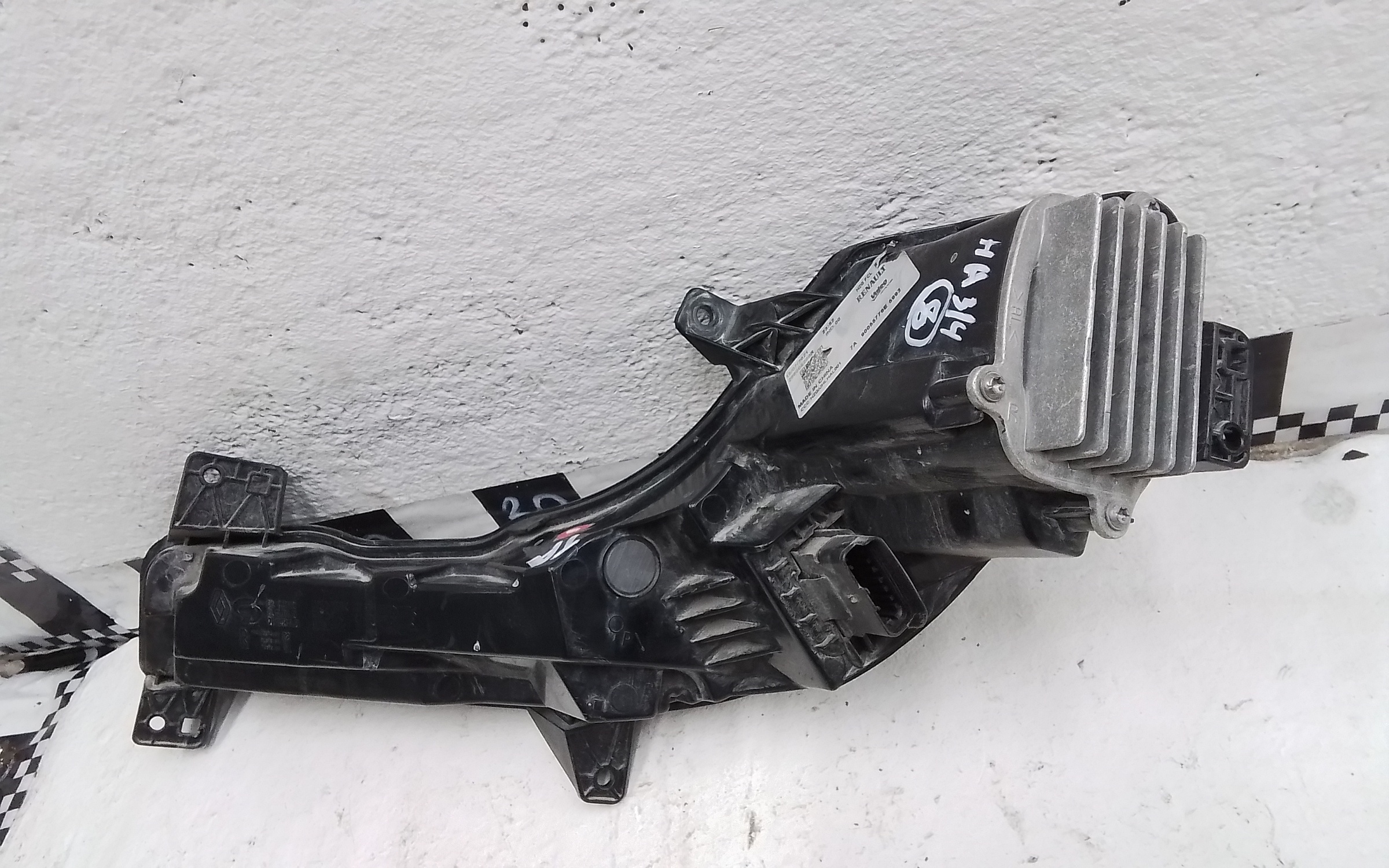 Фара ДХО передняя правая Renault Koleos 2 LED