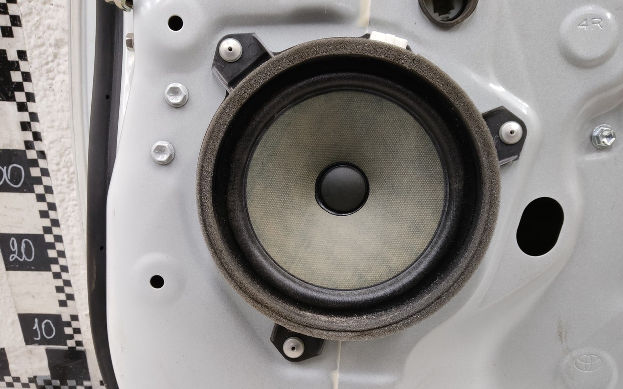 Дверь передняя правая Toyota RAV4 CA40