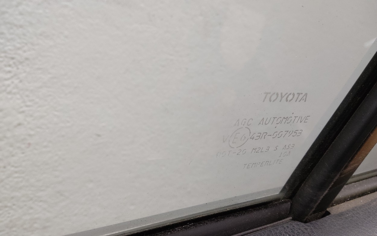 Дверь задняя правая Toyota RAV4 CA40