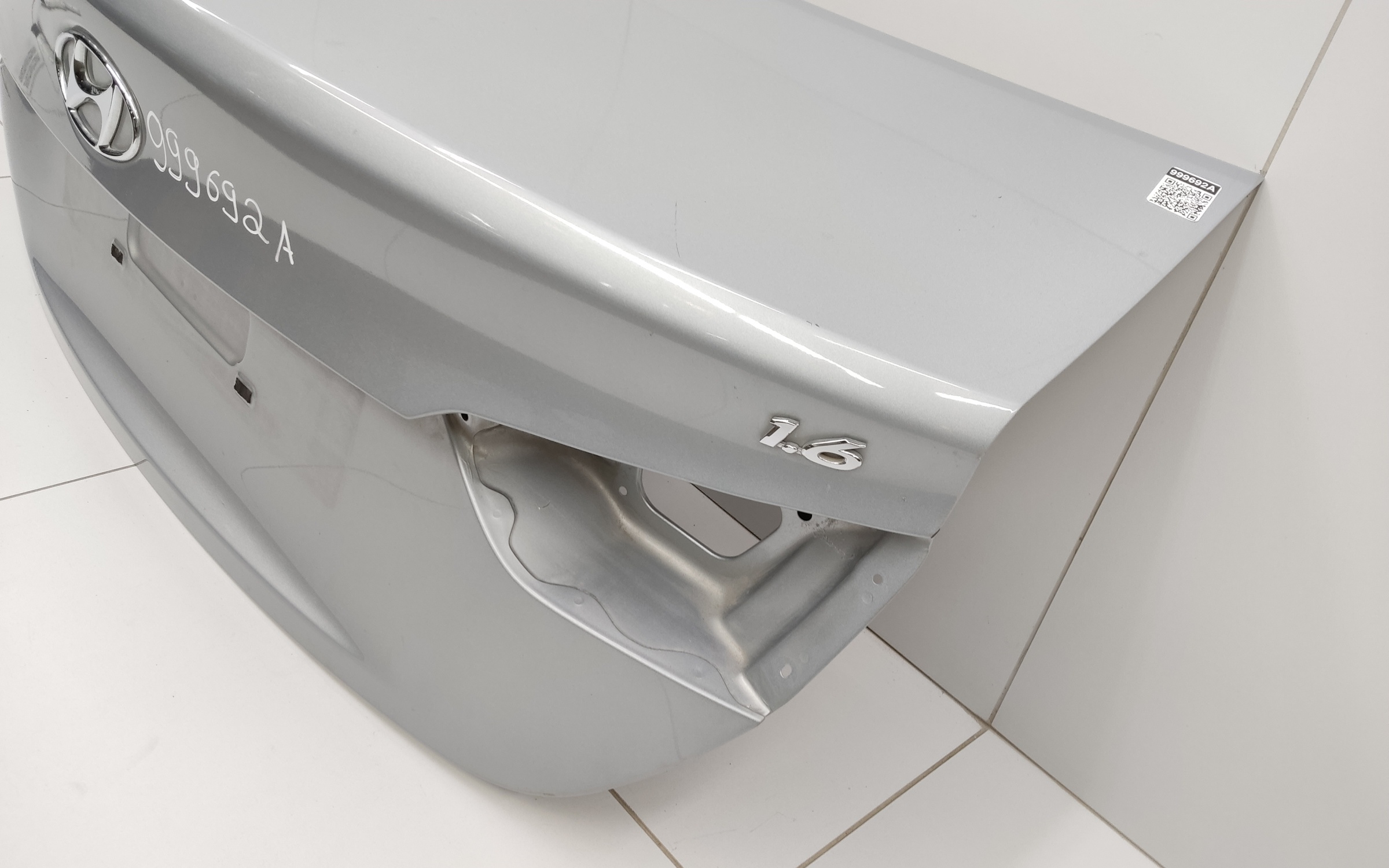 Крышка багажника Hyundai Solaris 2 Sedan