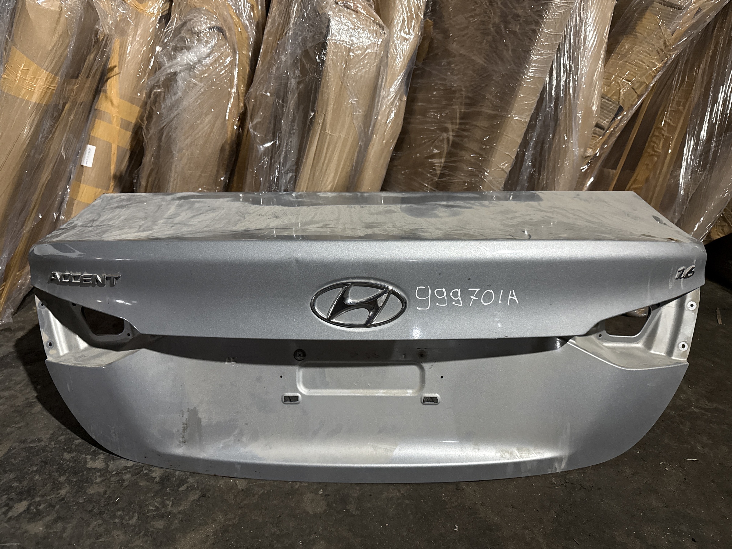 Крышка багажника Hyundai Solaris 2 Sedan