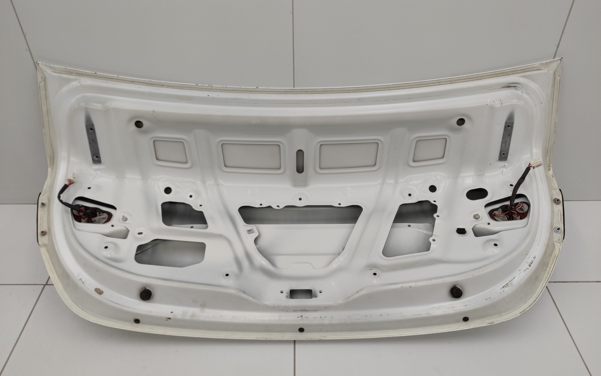 Крышка багажника Hyundai Solaris 2 Sedan