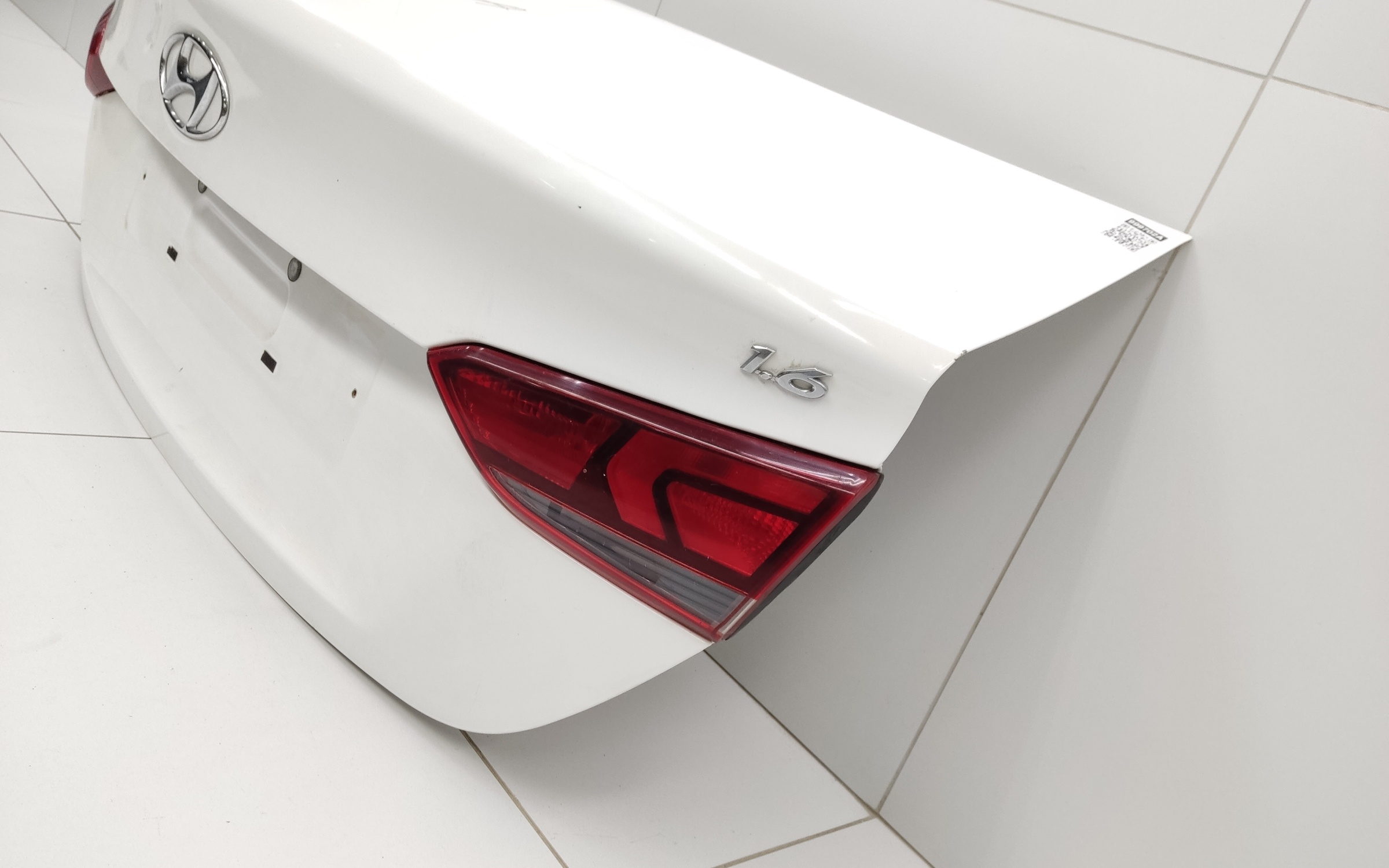 Крышка багажника Hyundai Solaris 2 Sedan