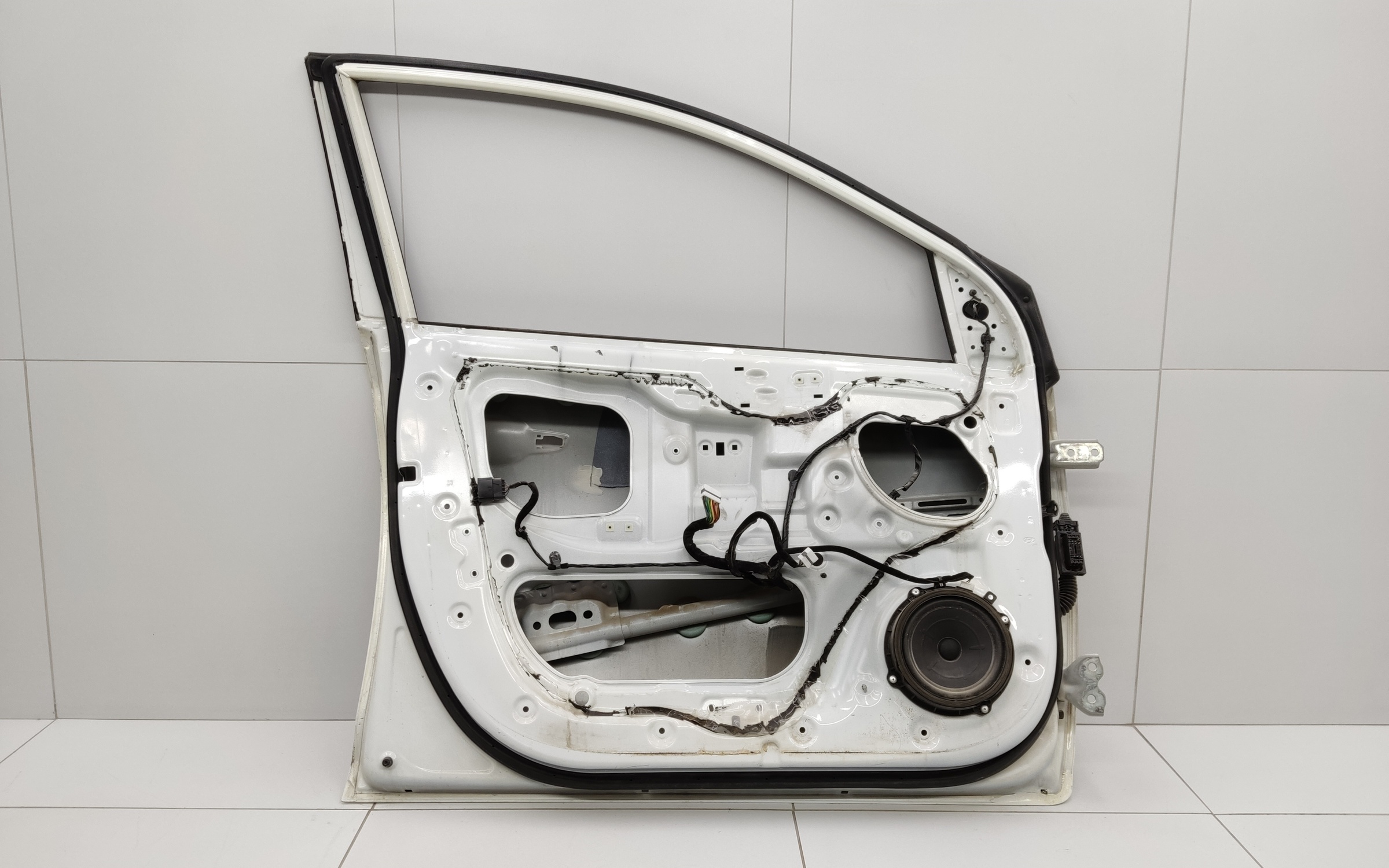 Дверь передняя левая Hyundai Solaris 2