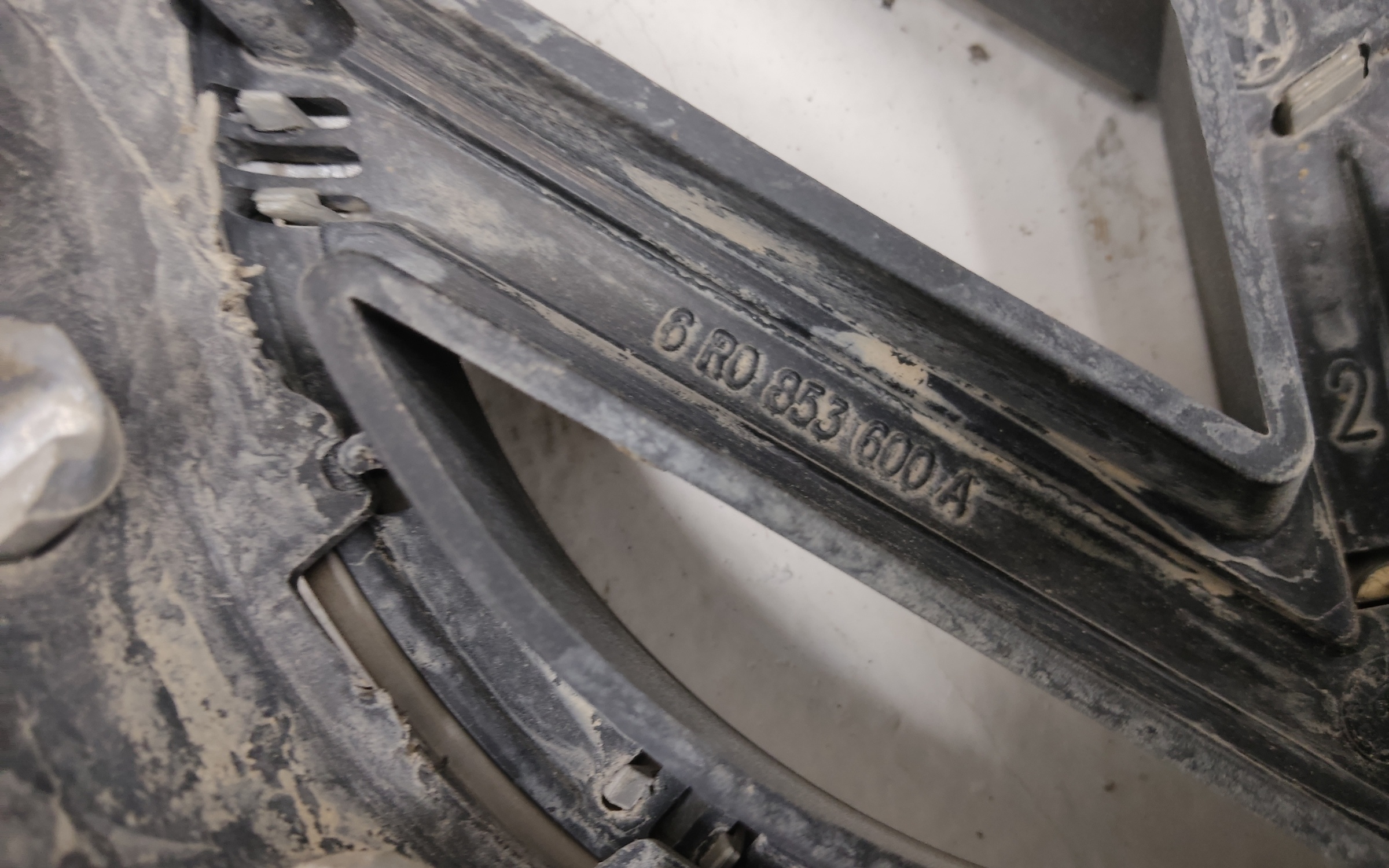 Решётка радиатора Volkswagen Polo 5 Sedan