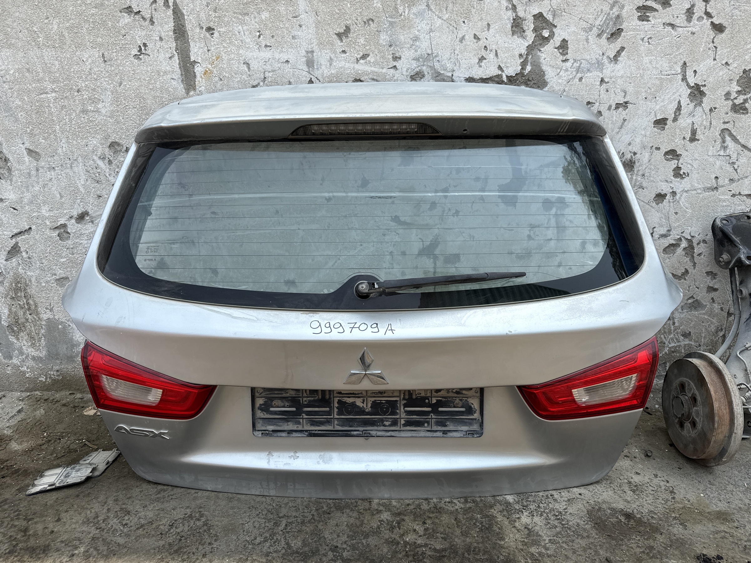 Крышка багажника Mitsubishi ASX
