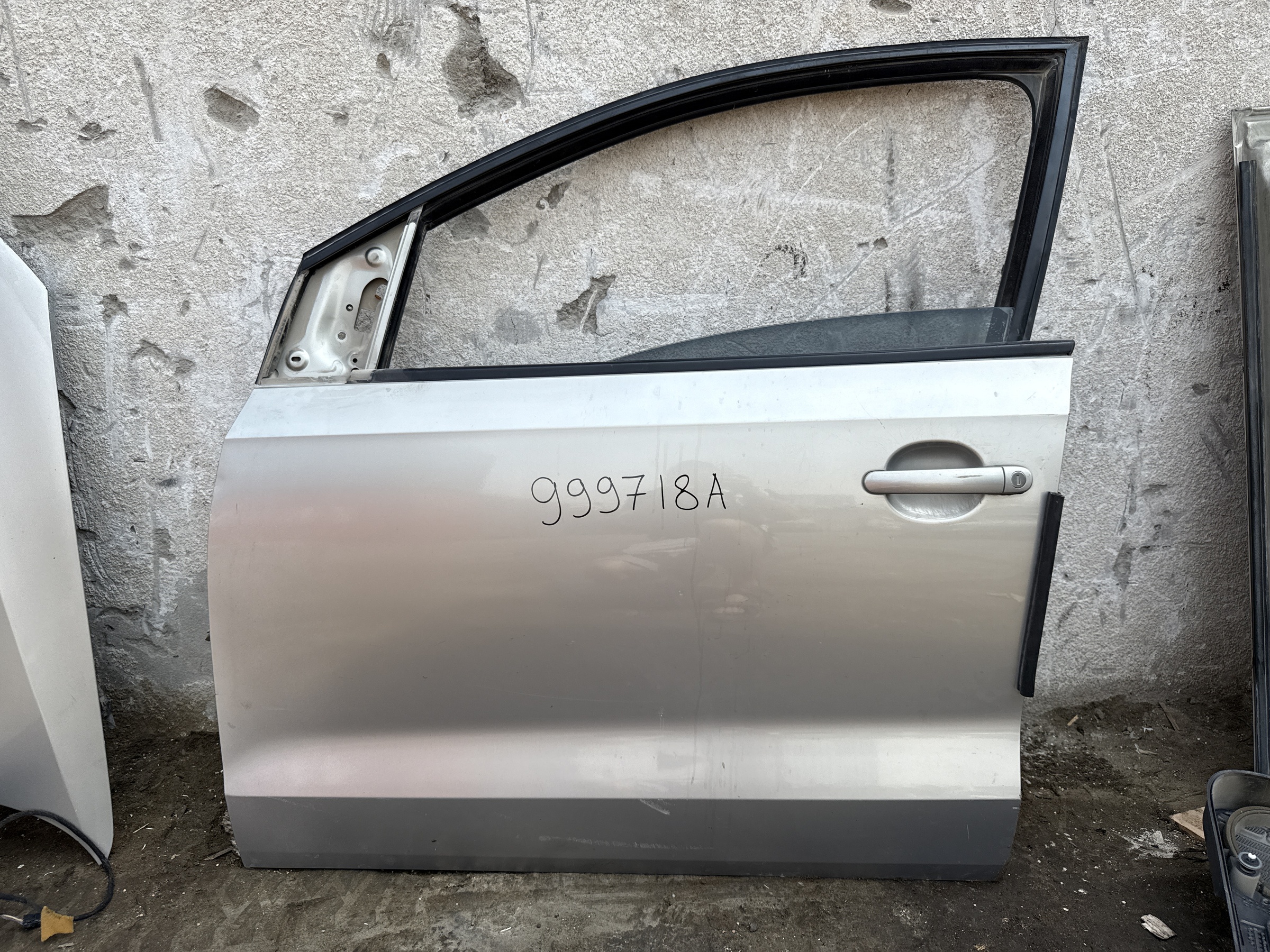Дверь передняя левая Volkswagen Polo 5 Sedan