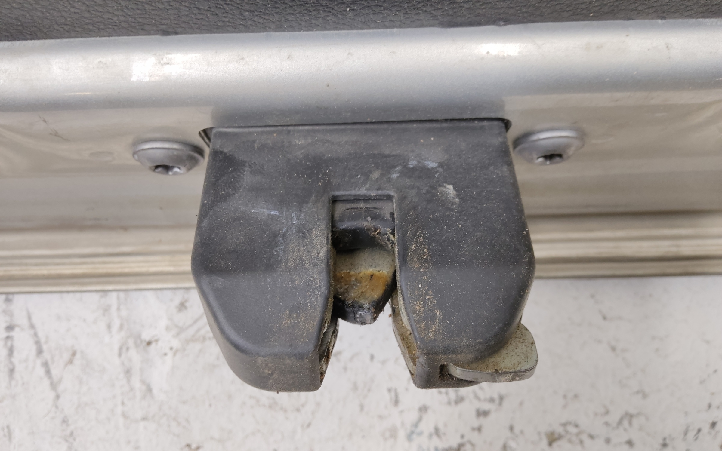 Крышка багажника Volkswagen Polo 5 Sedan под замок