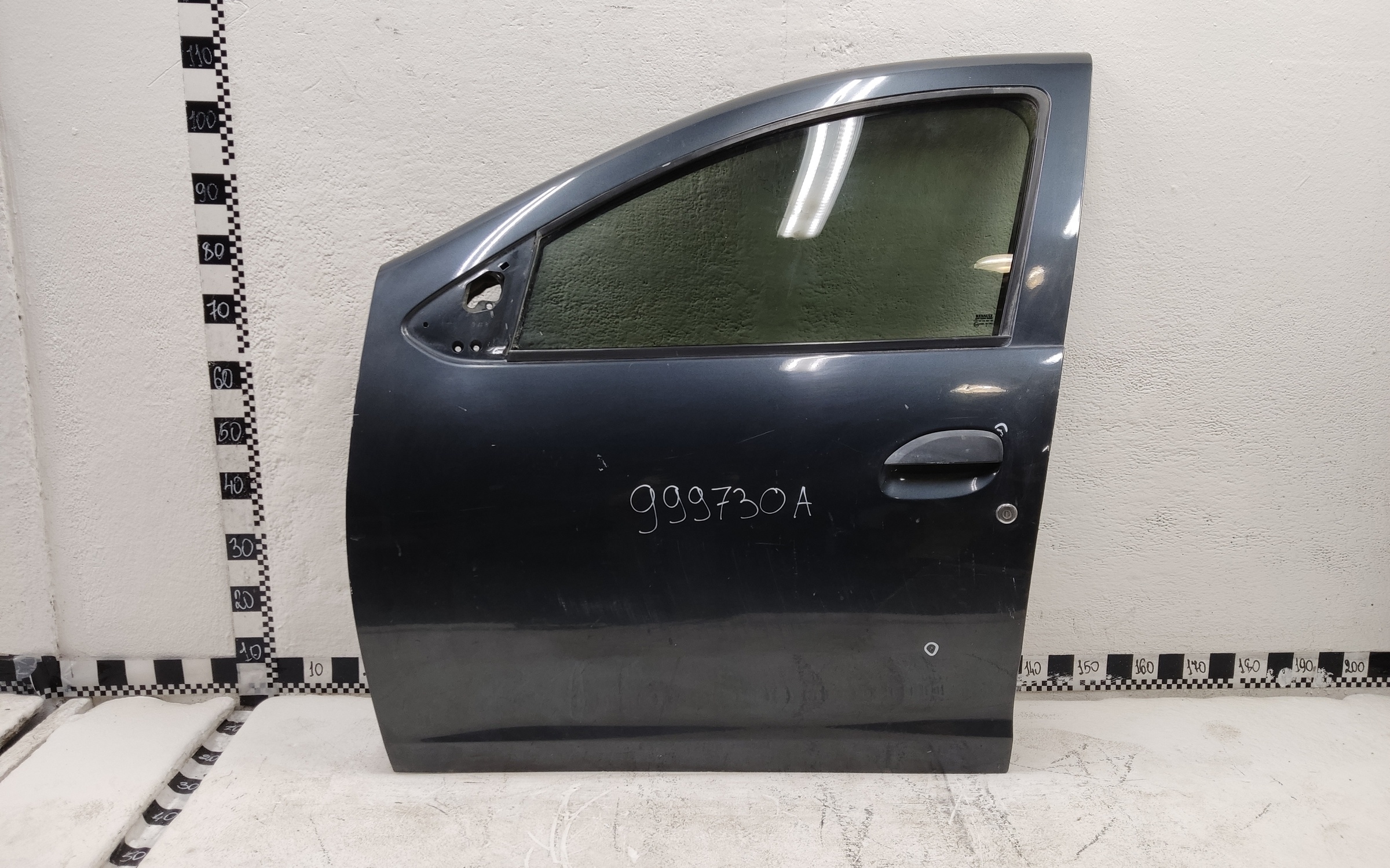 Дверь передняя левая Renault Duster 2