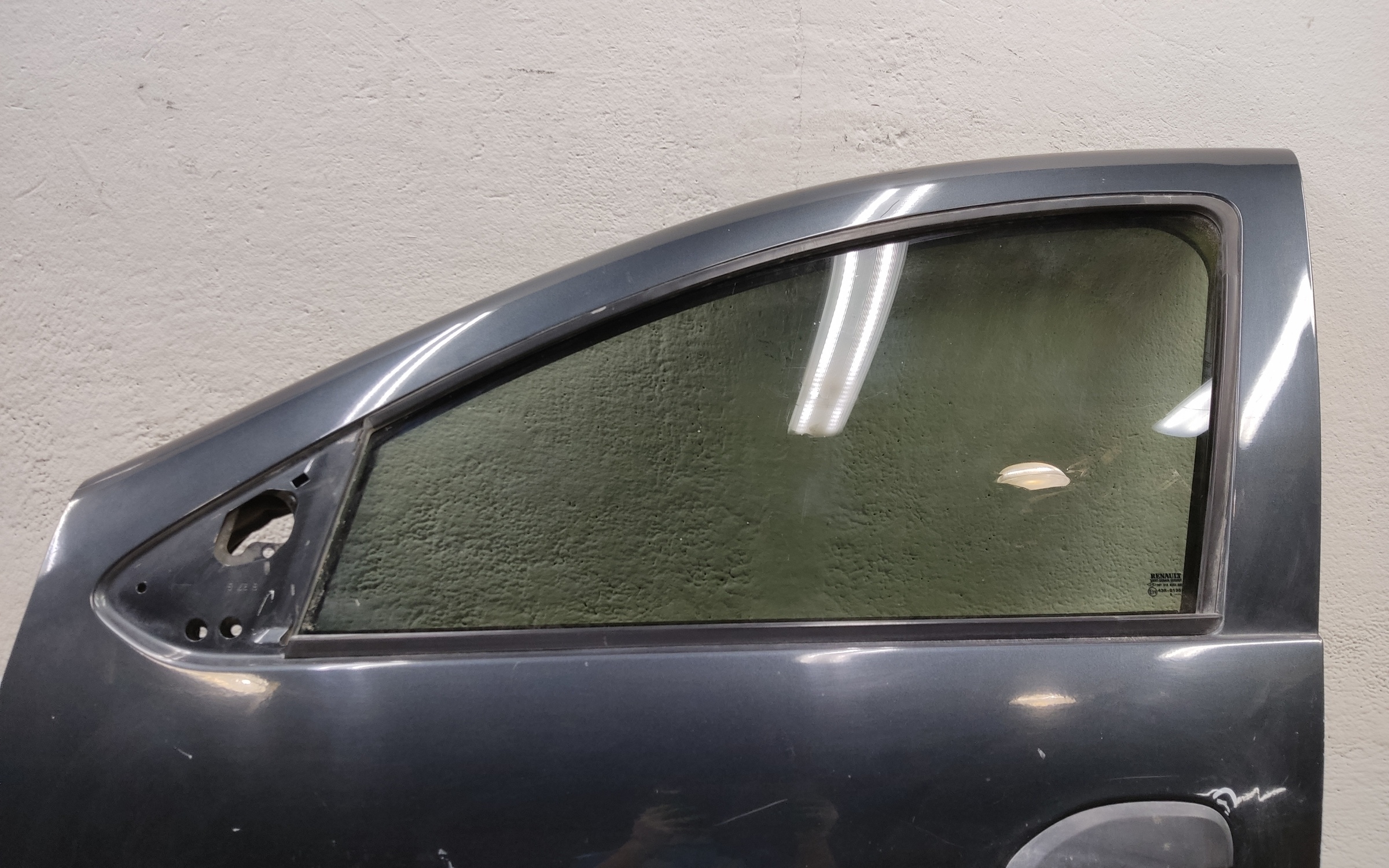 Дверь передняя левая Renault Duster 2