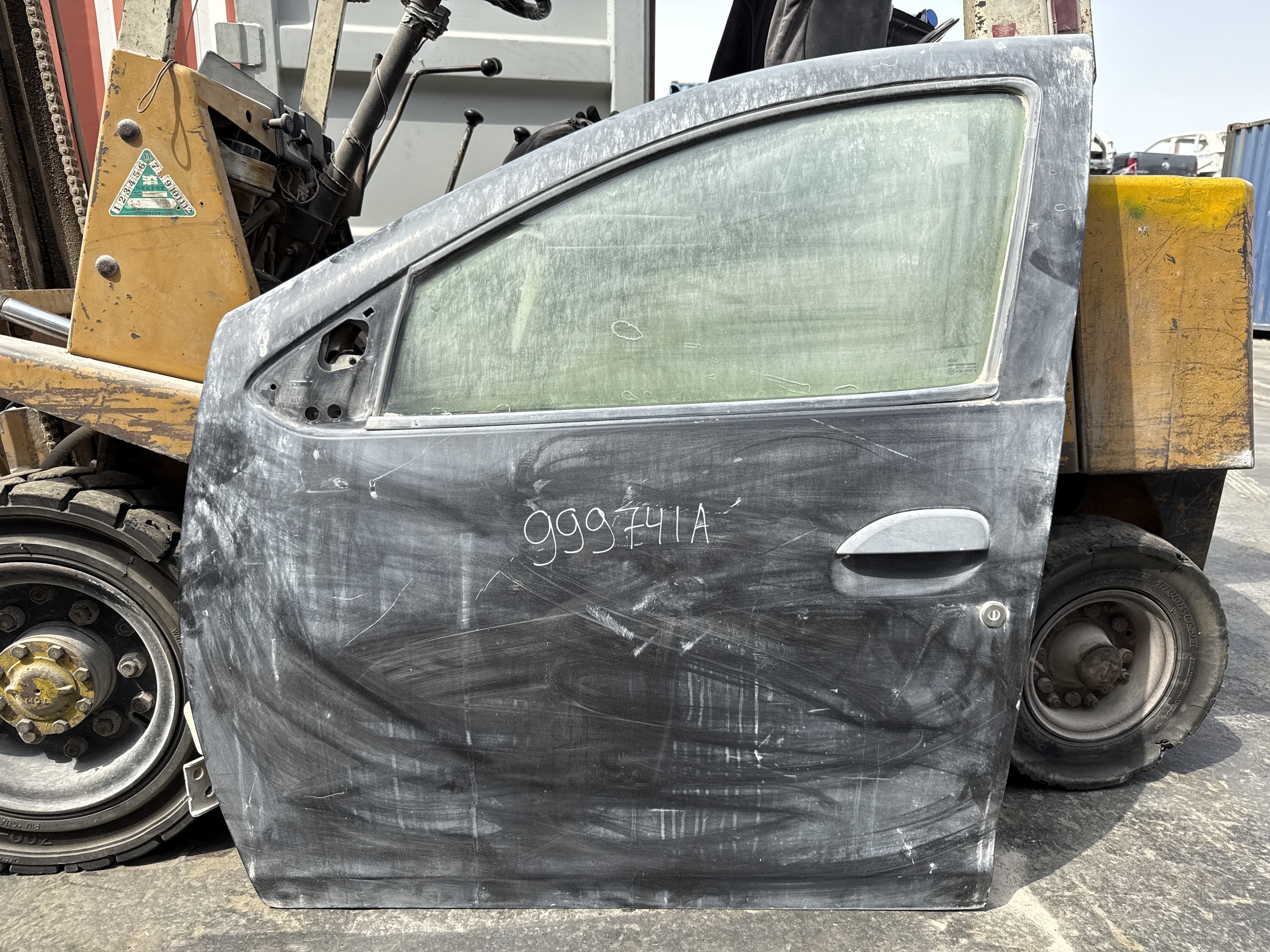 Дверь передняя левая Renault Logan 2 / Sandero 2 Stepway