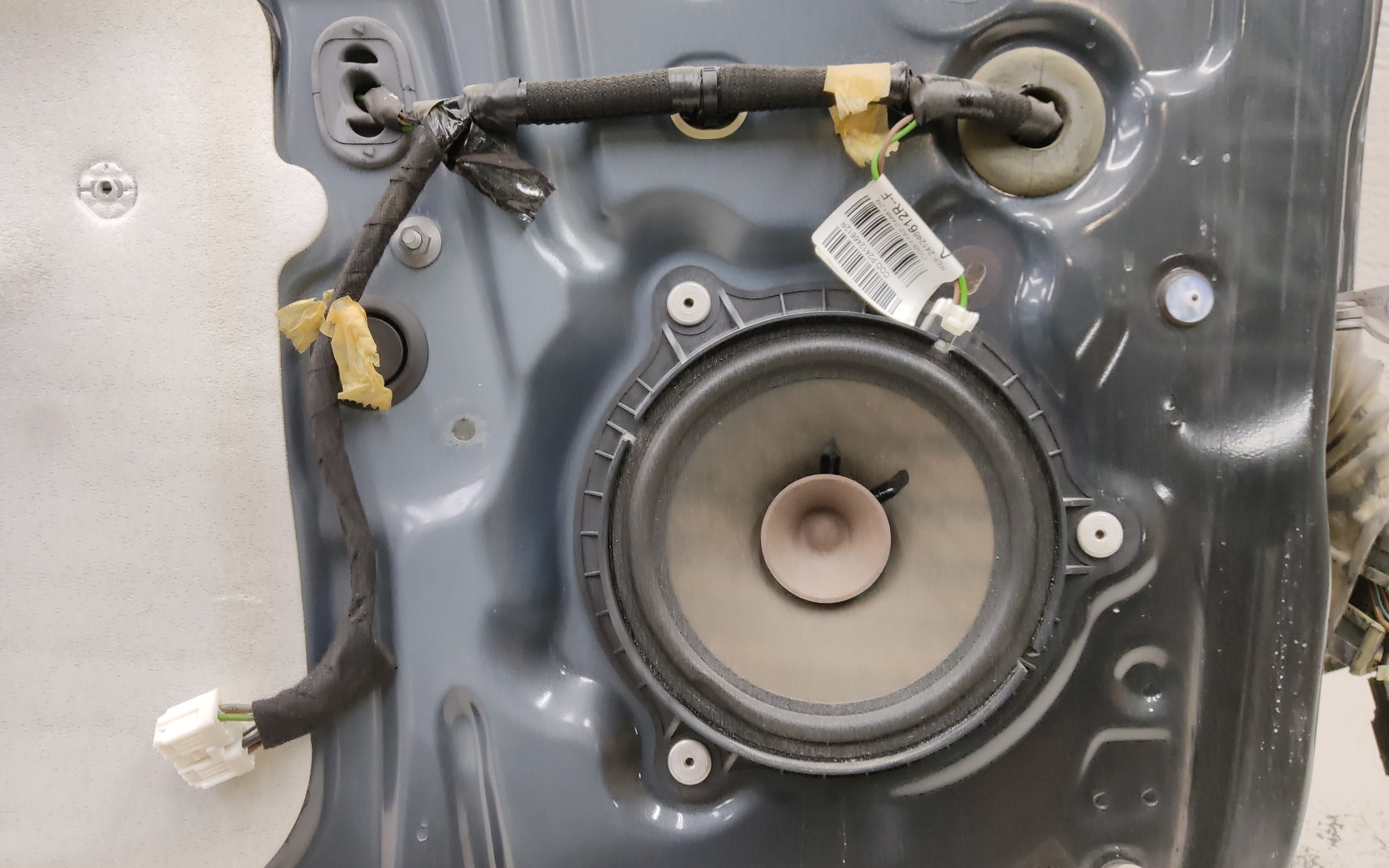 Дверь передняя левая Renault Duster 2