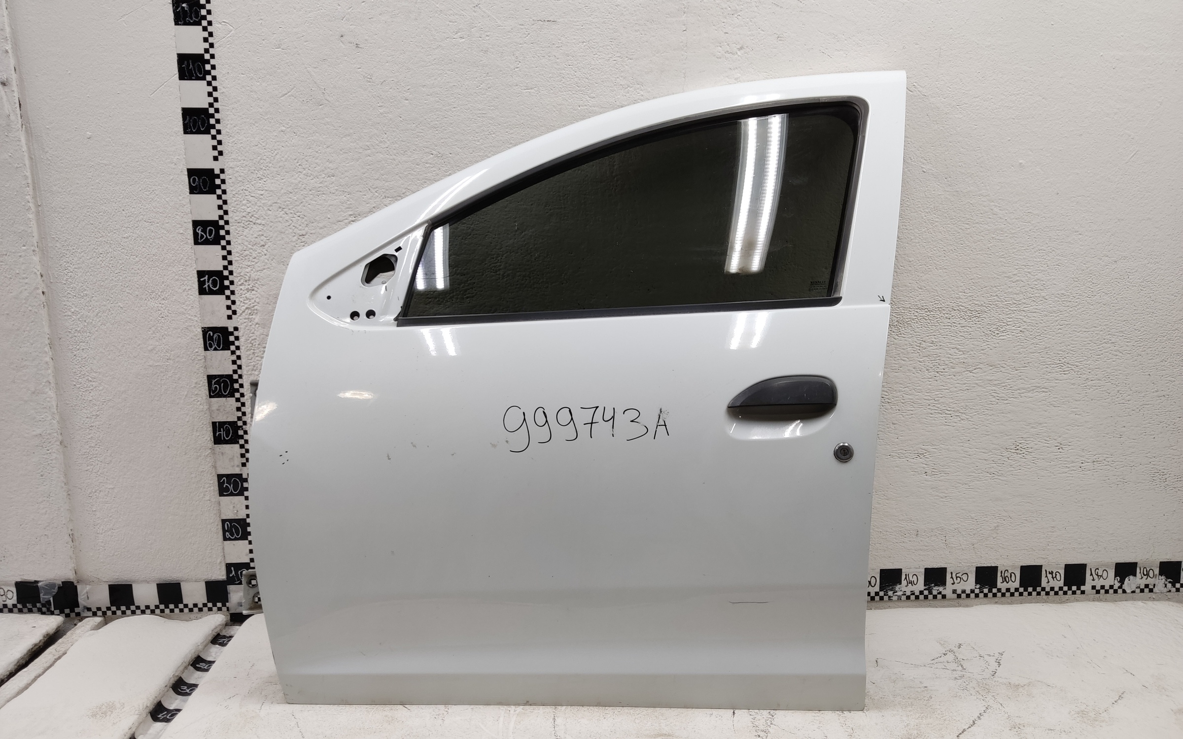 Дверь передняя левая Renault Duster 2