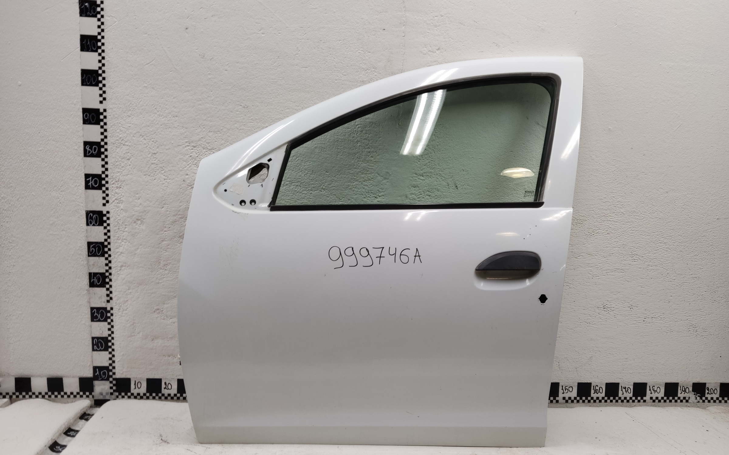 Дверь передняя левая Renault Duster 2