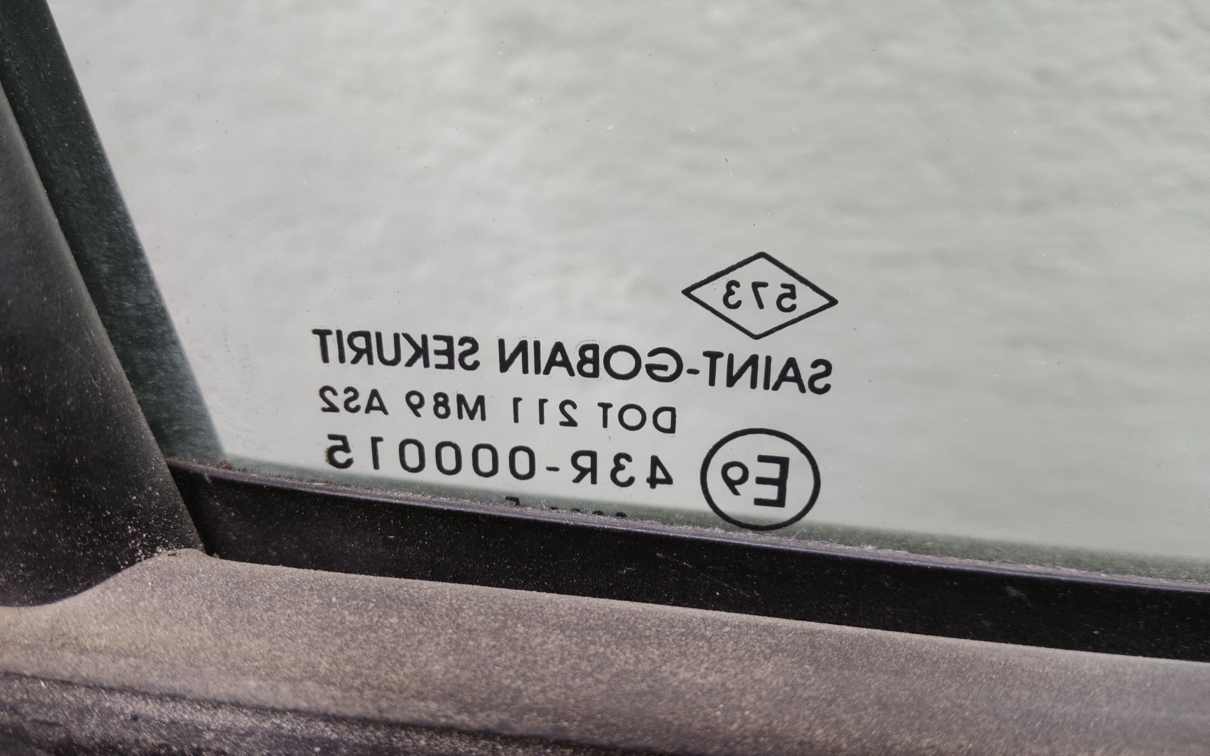 Дверь передняя левая Renault Logan 2 / Sandero 2 Stepway