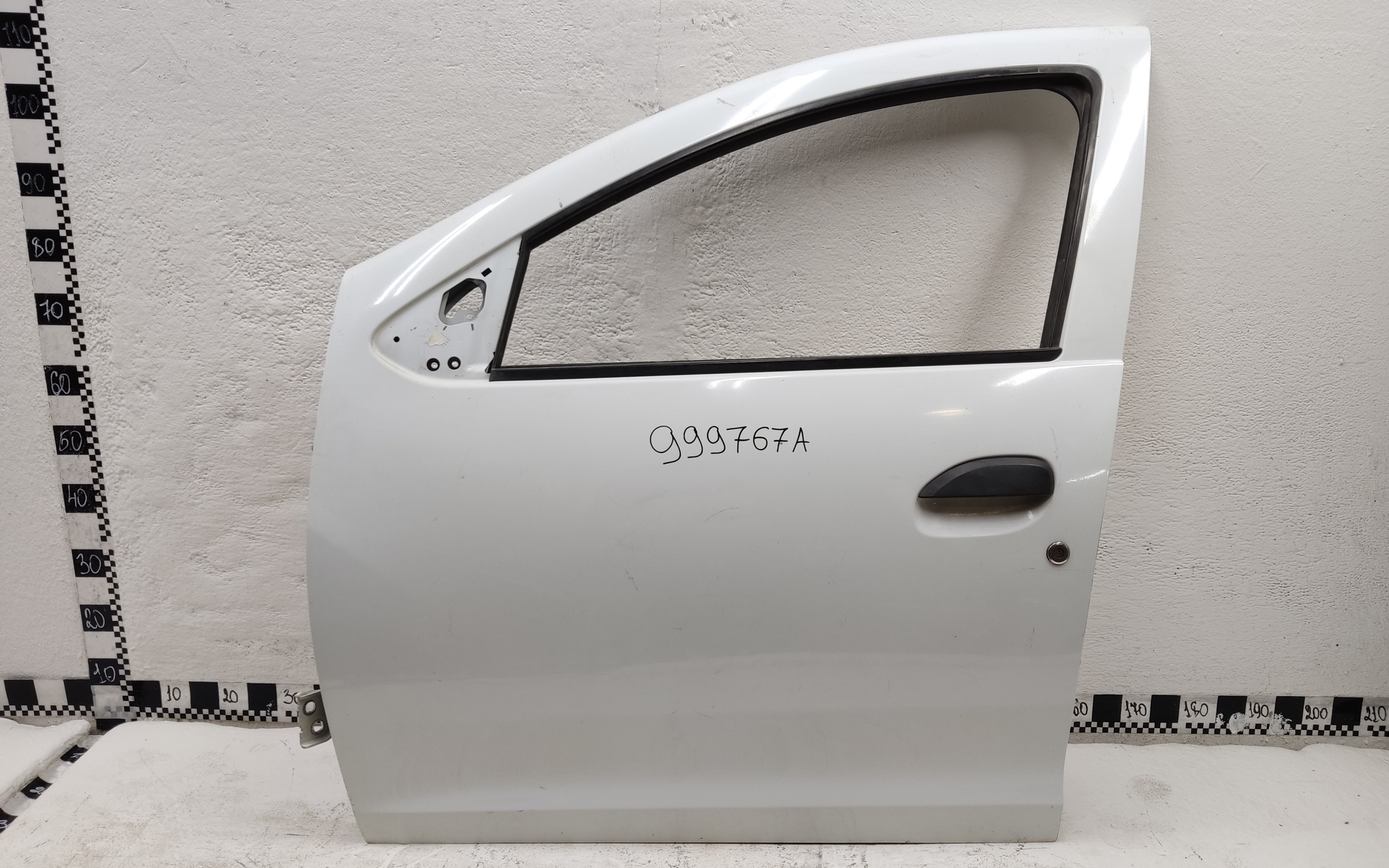 Дверь передняя левая Renault Duster 2