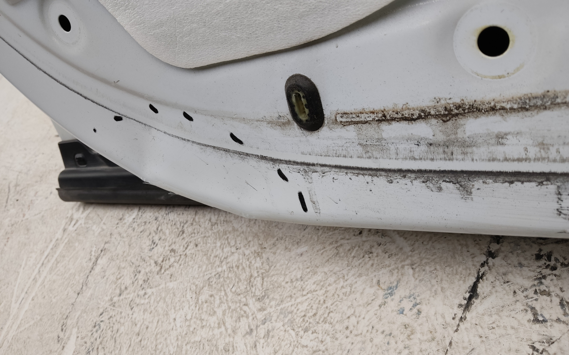 Дверь передняя левая Renault Duster 2