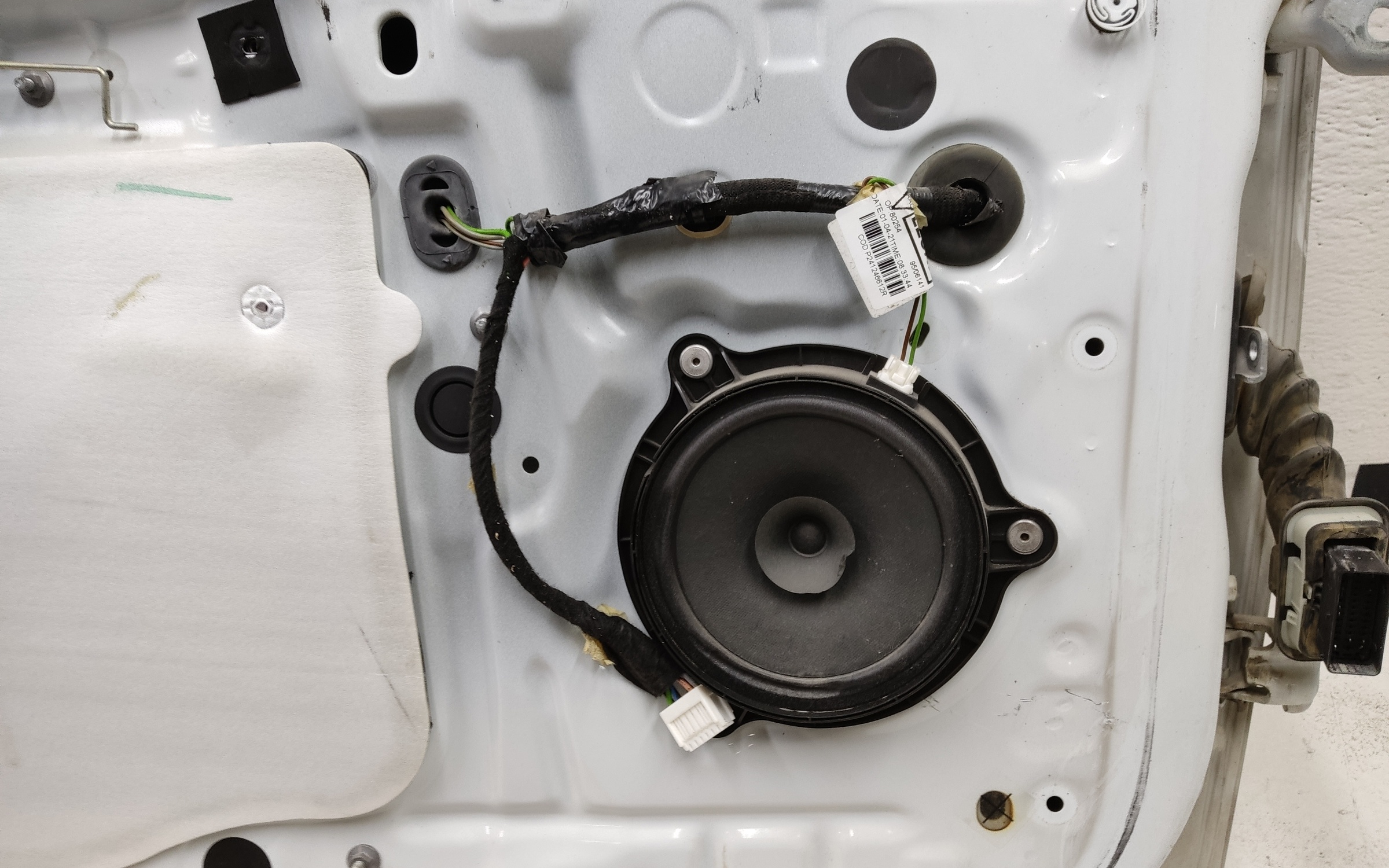 Дверь передняя левая Renault Duster 2