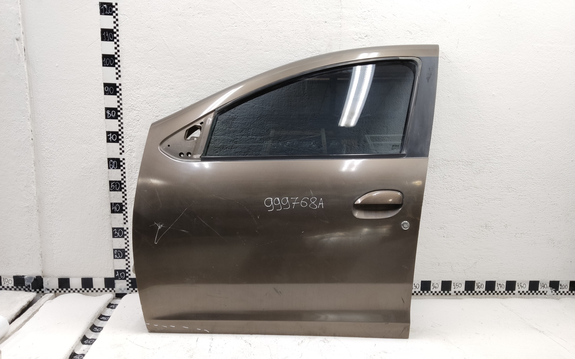Дверь передняя левая Renault Duster 2