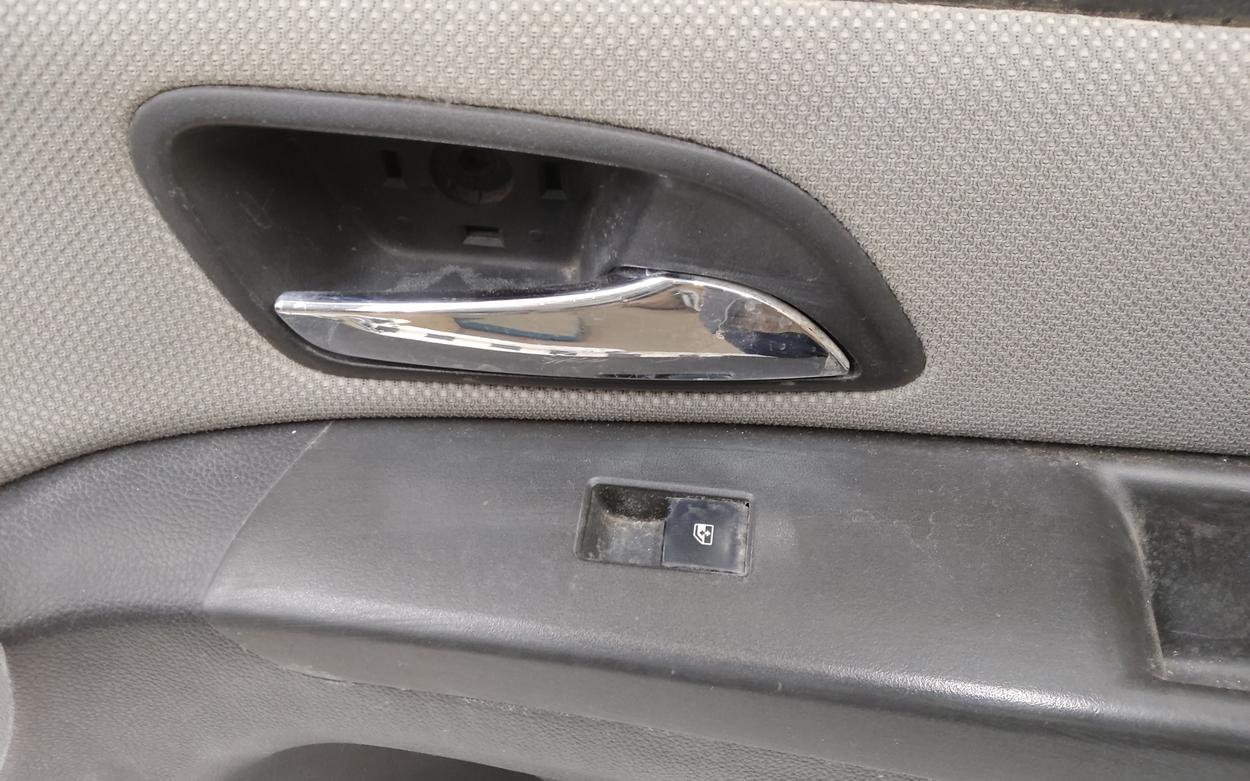 Дверь передняя правая Chevrolet Cruze