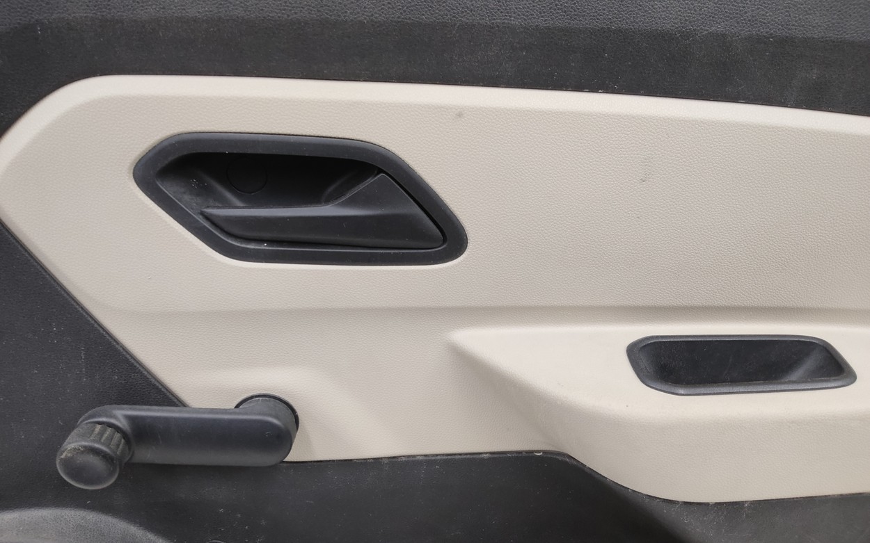 Дверь задняя правая Renault Duster 2
