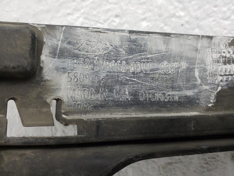 Рамка ПТФ передней правой Ford Explorer 5 Restaill 1