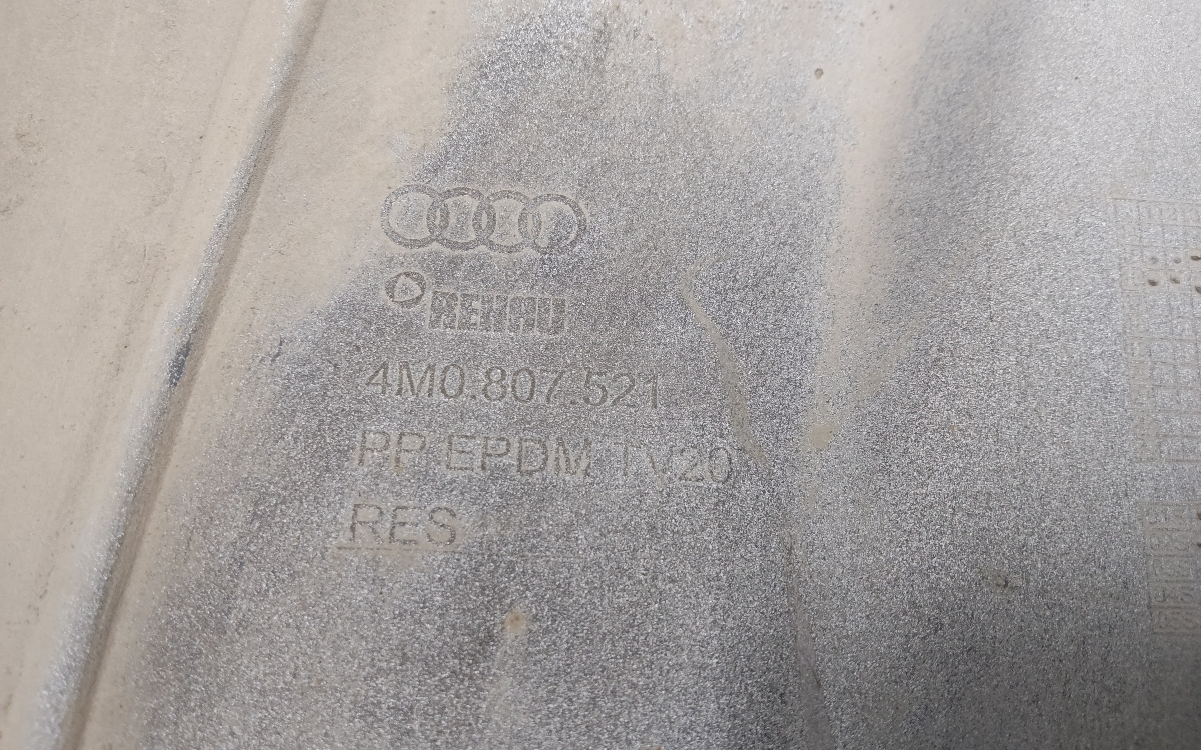 Юбка заднего бампера Audi Q7 2