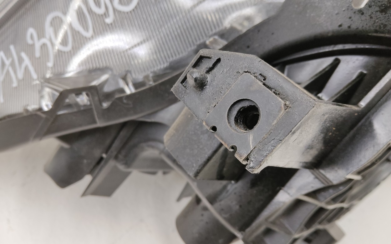 Фара передняя правая Toyota RAV4 CA40 Restail LED