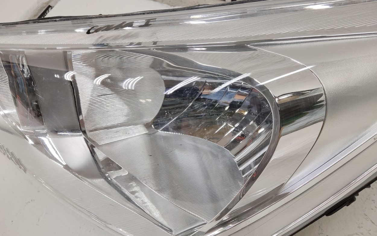 Фара передняя левая Hyundai Creta 1 галоген белая