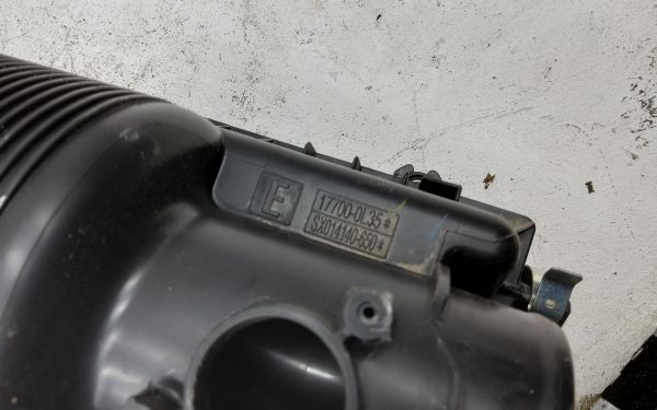 Корпус воздушного фильтра Toyota Fortuner 2