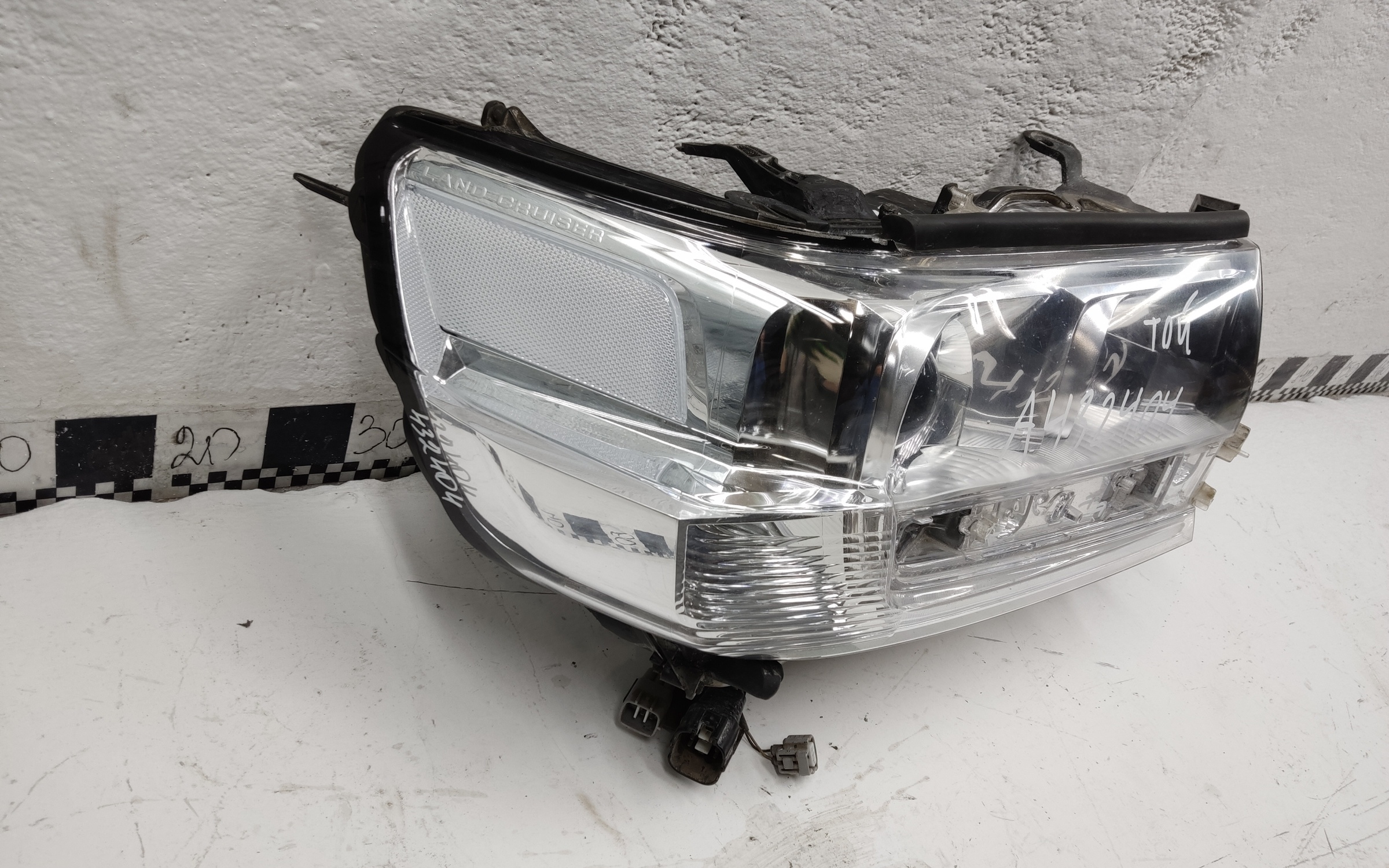 Фара передняя правая Toyota Land Cruiser 200 Restail 2 LED светлая