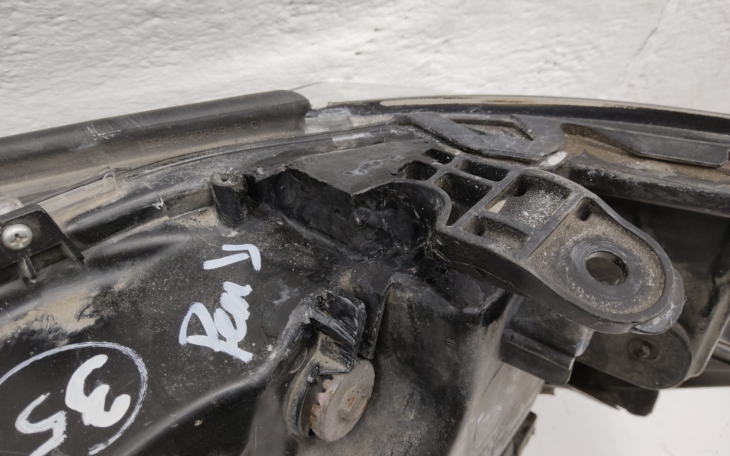 Фара передняя правая Toyota Land Cruiser 200 Restail 2 LED светлая